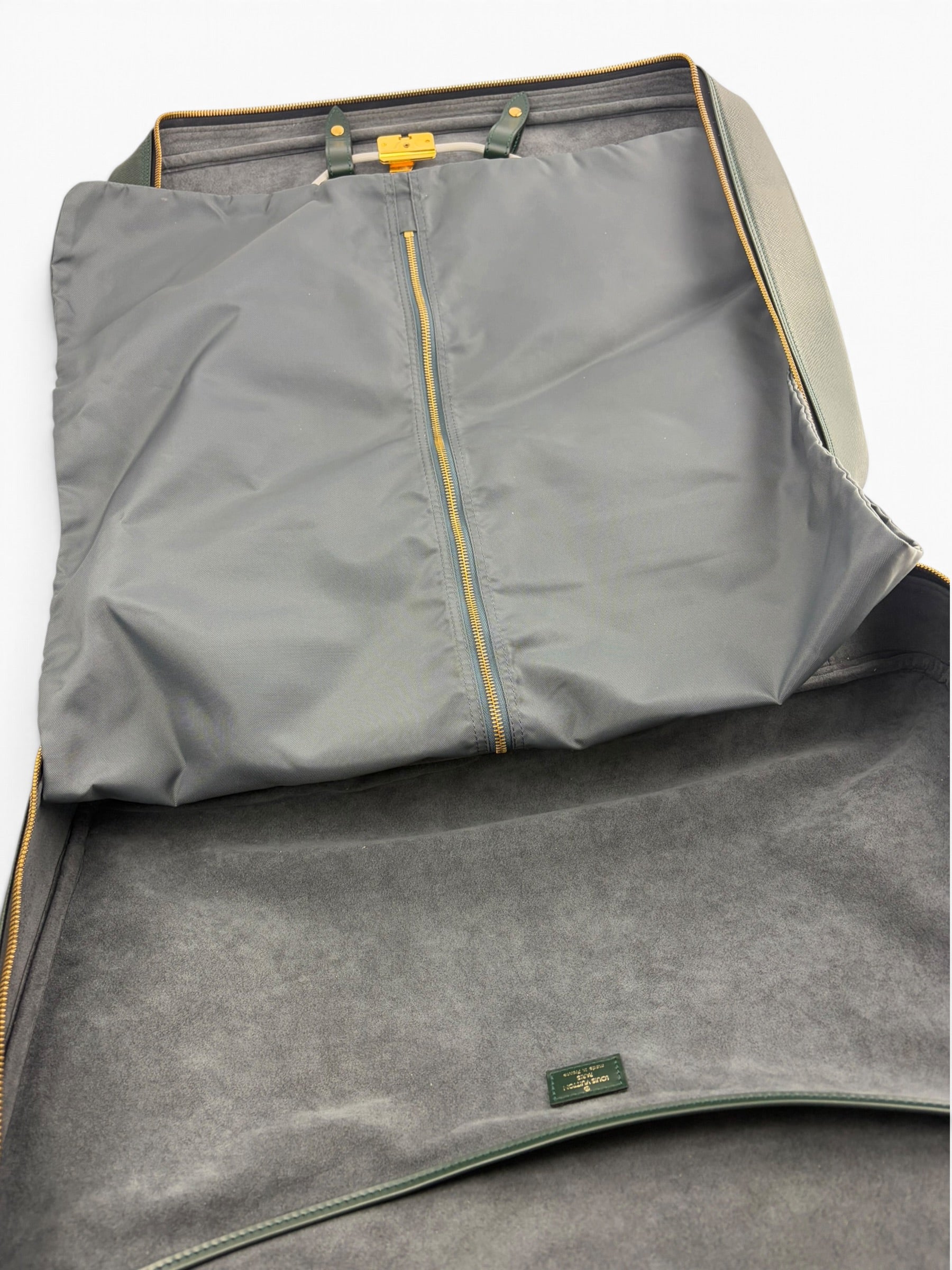 louis-vuitton-vintage-forest-green-taiga-leather-duffle-8