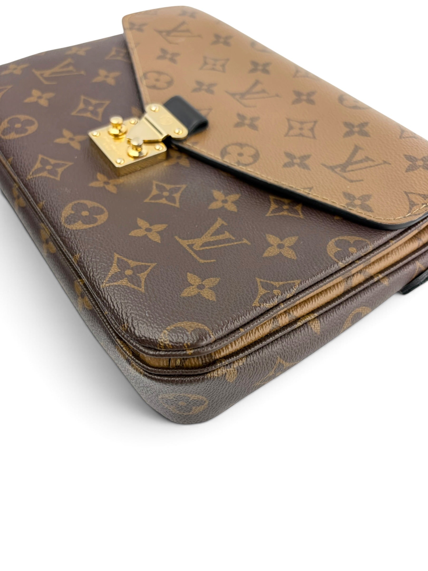 louis-vuitton-reverse-monogram-pochette-metis-8