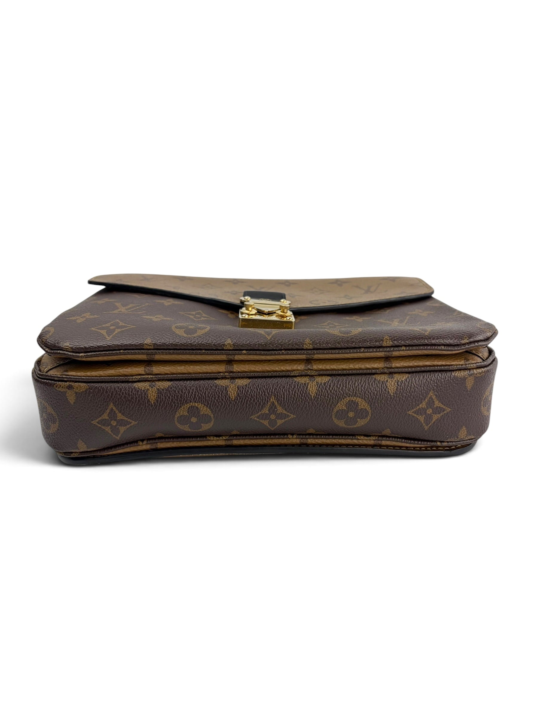 louis-vuitton-reverse-monogram-pochette-metis-5