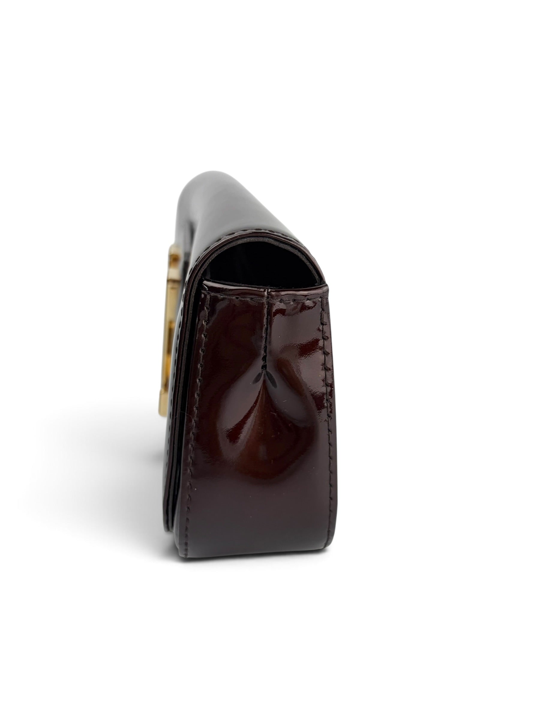 louis-vuitton-burgundy-vernis-sobe-clutch-4