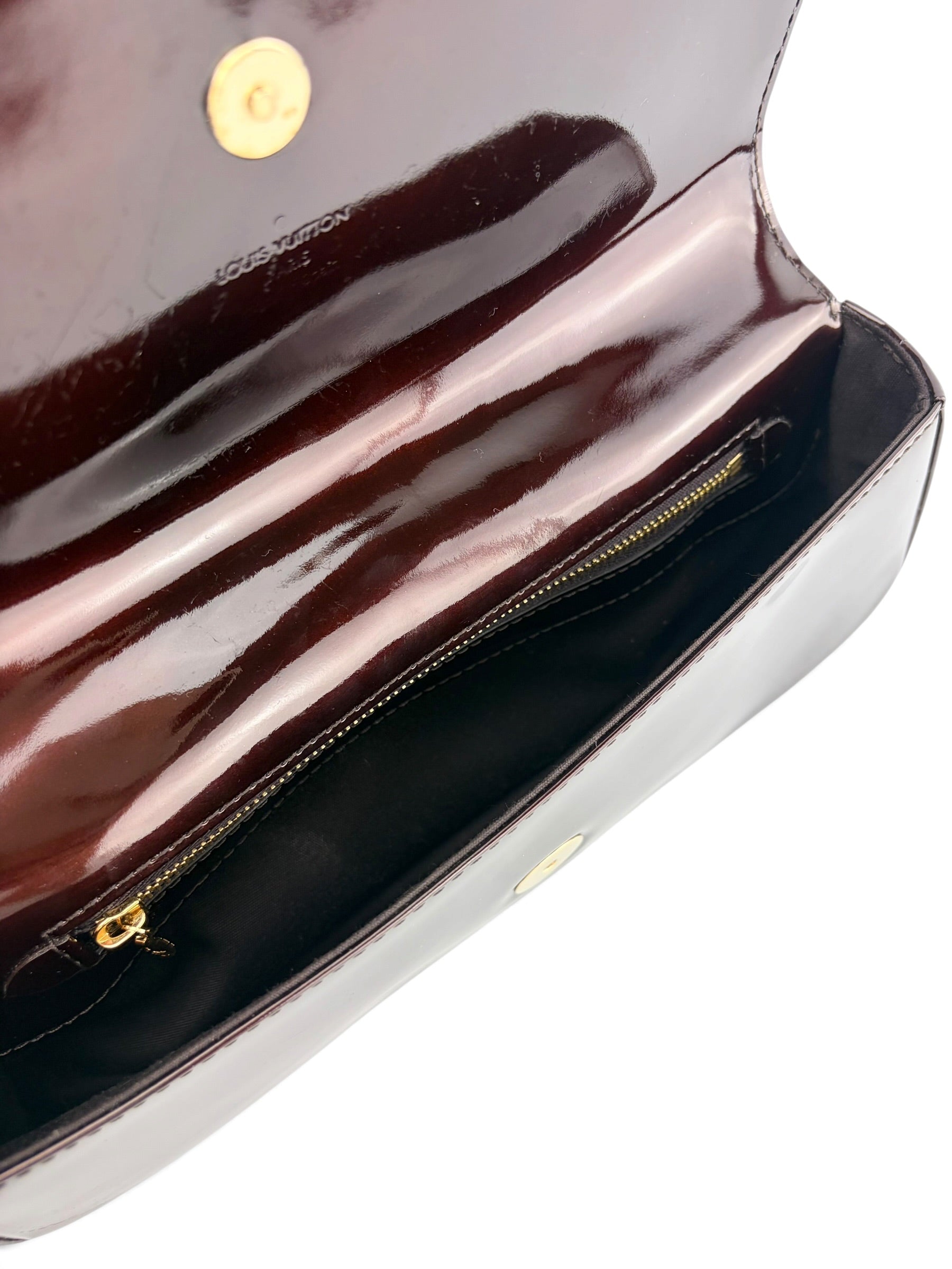louis-vuitton-burgundy-vernis-sobe-clutch-8