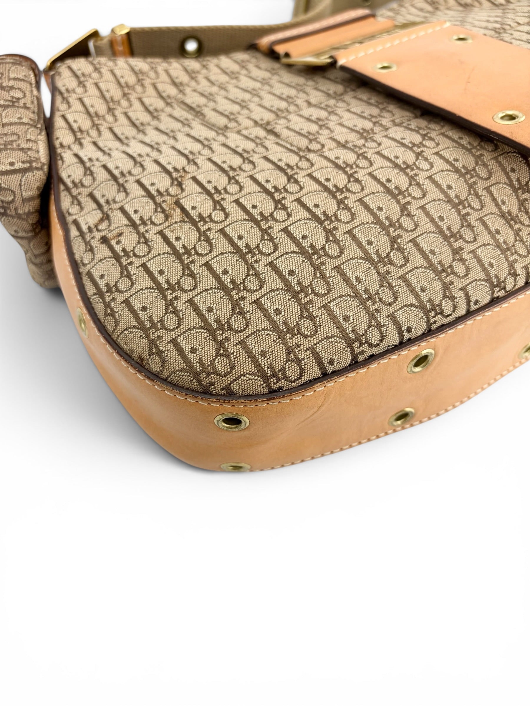 christian-dior-street-chic-columbus-shoulder-bag-7
