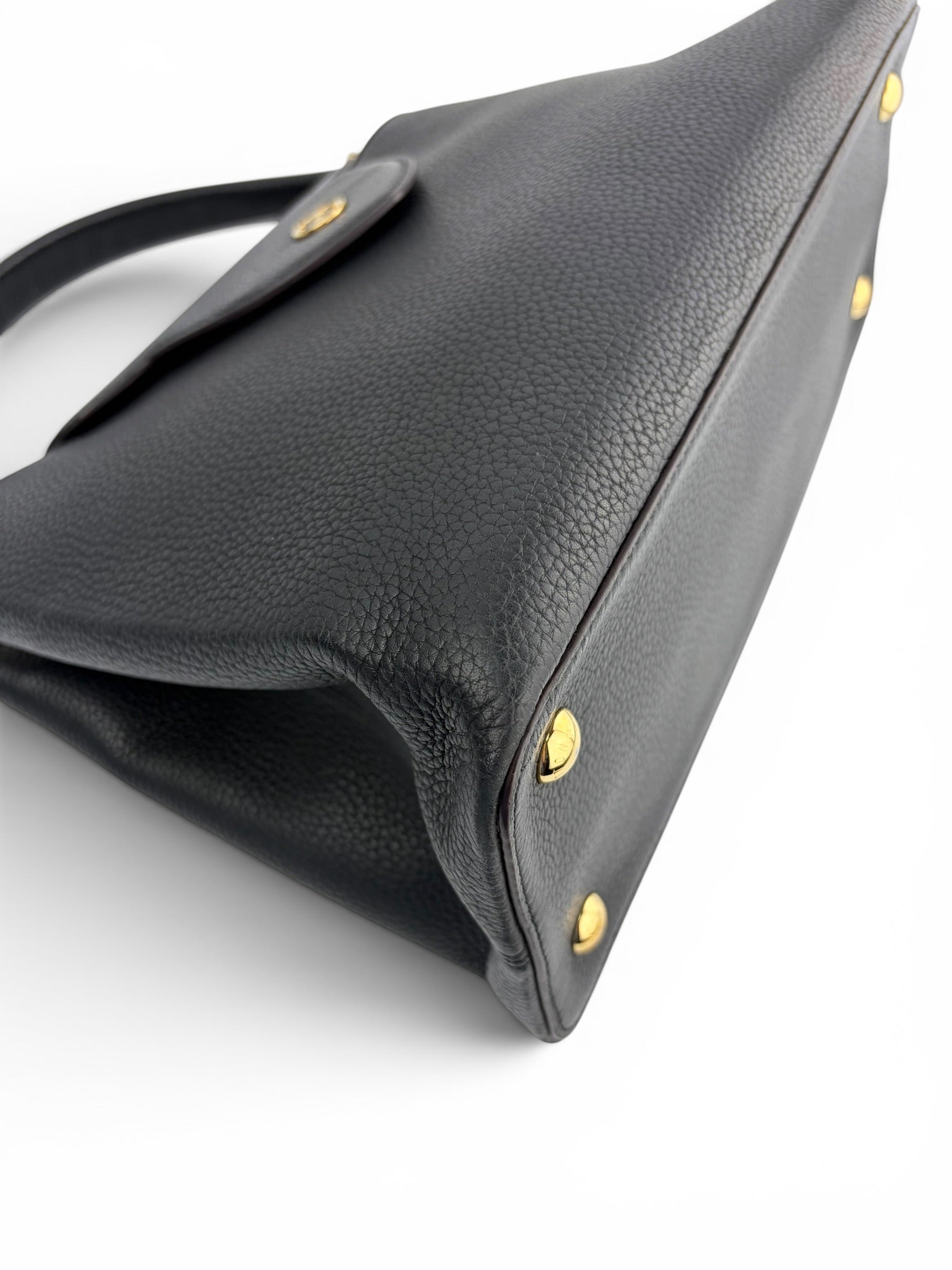 louis-vuitton-black-taurillon-capucines-mm-in-box--9