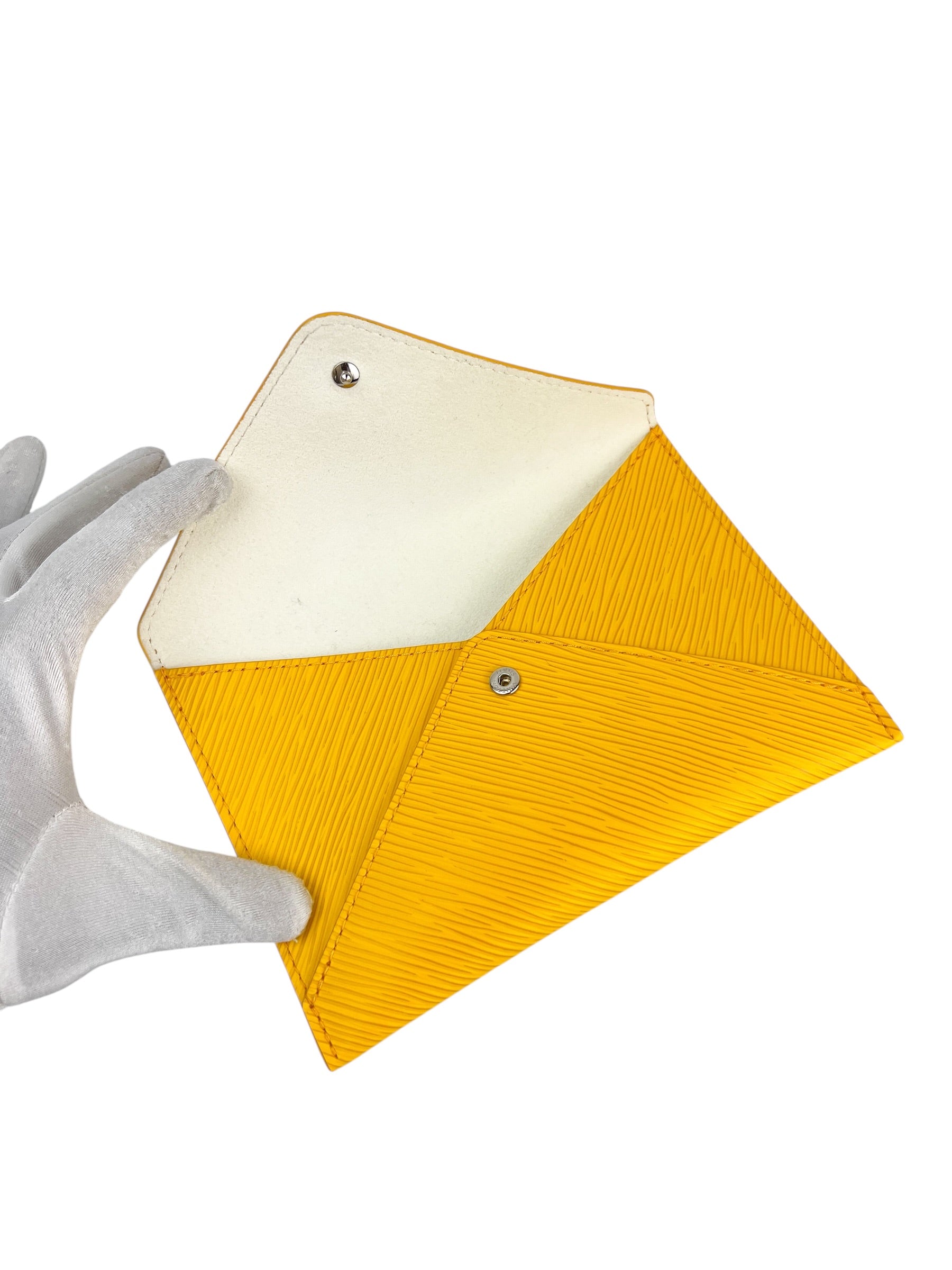 louis-vuitton-yellow-epi-envelope-snap-pouch-7