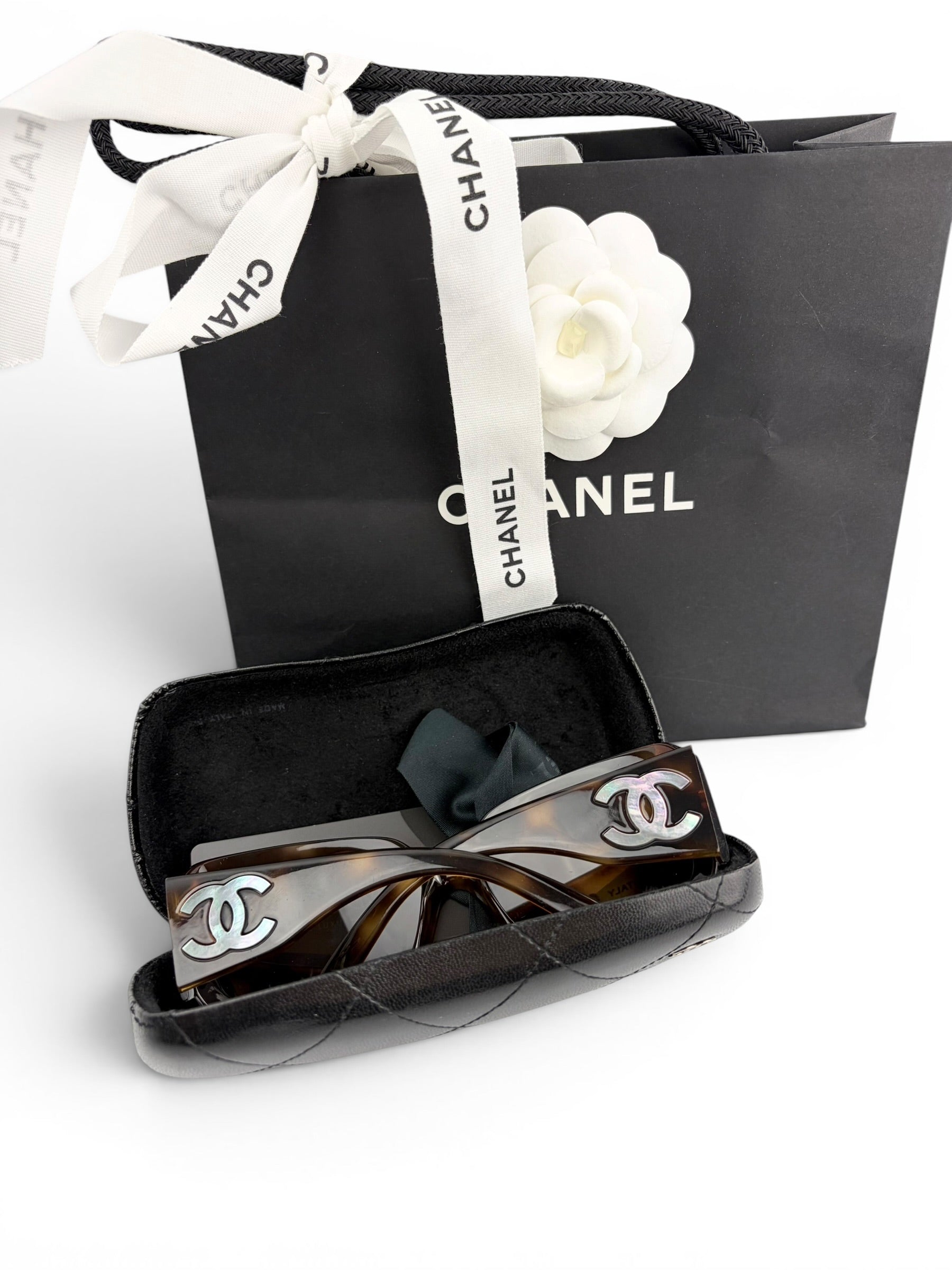 chanel-tortoise-mother-of-pearl-sunglasses-1