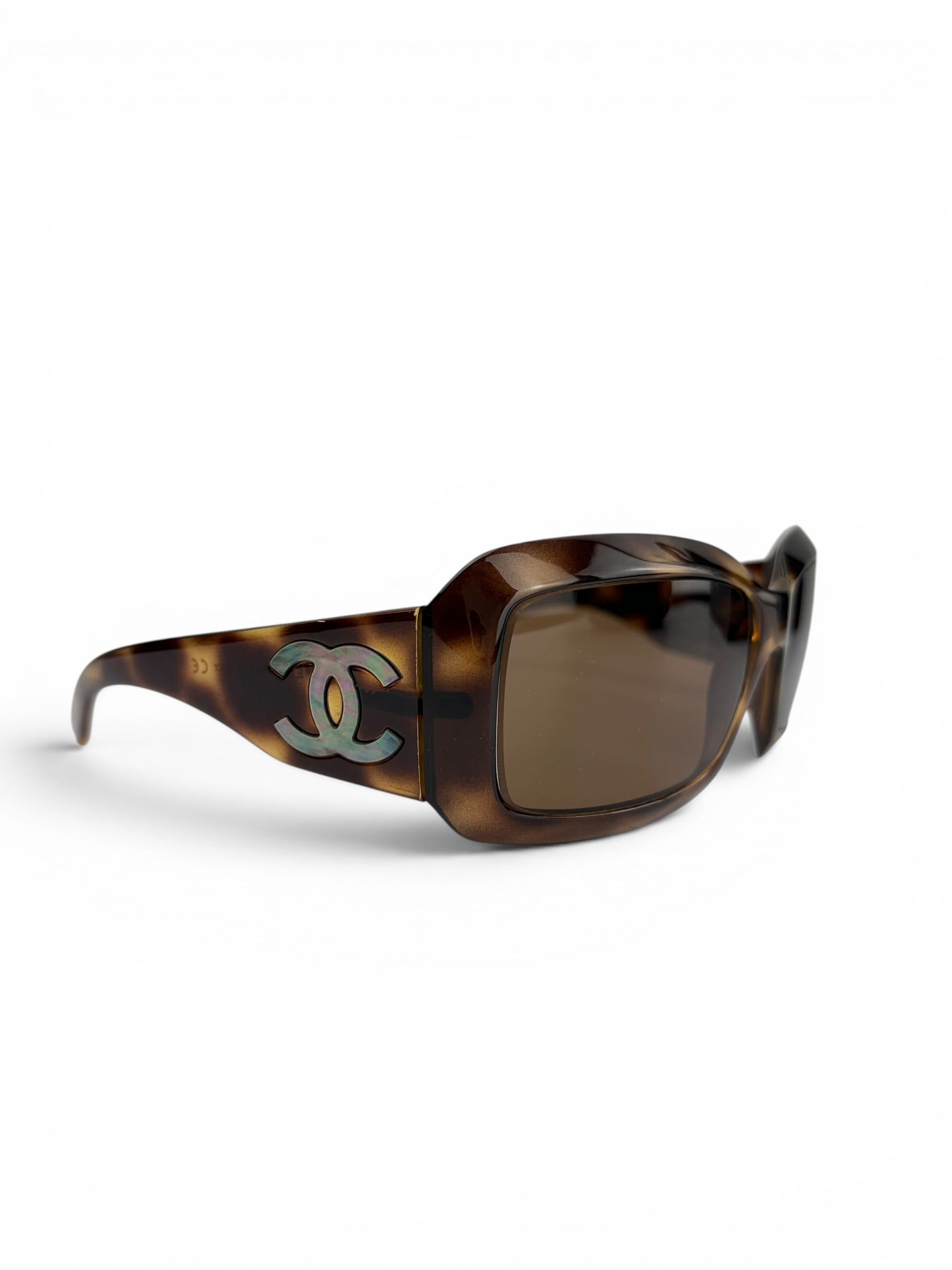 chanel-tortoise-mother-of-pearl-sunglasses-4