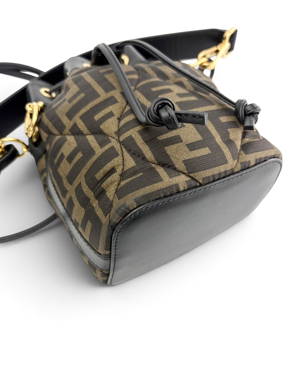 fendi-mon-tresor-mini-bucket-bag-6