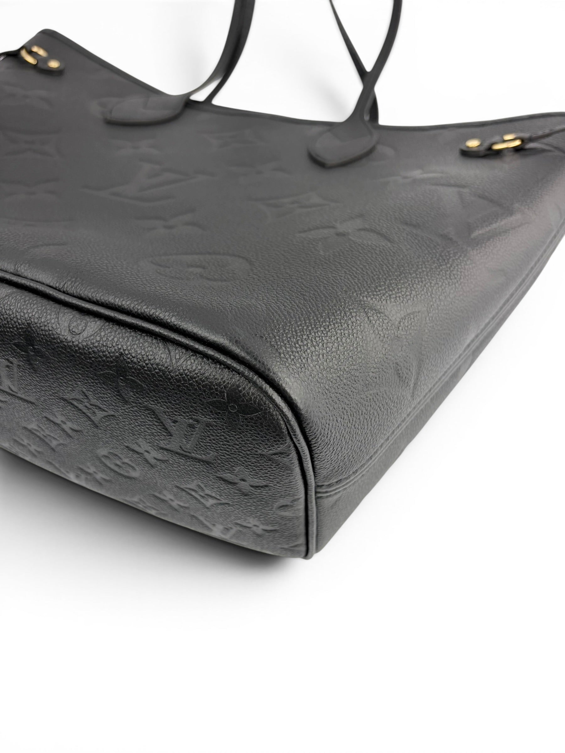 louis-vuitton-black-empreinte-neverfull-mm-9
