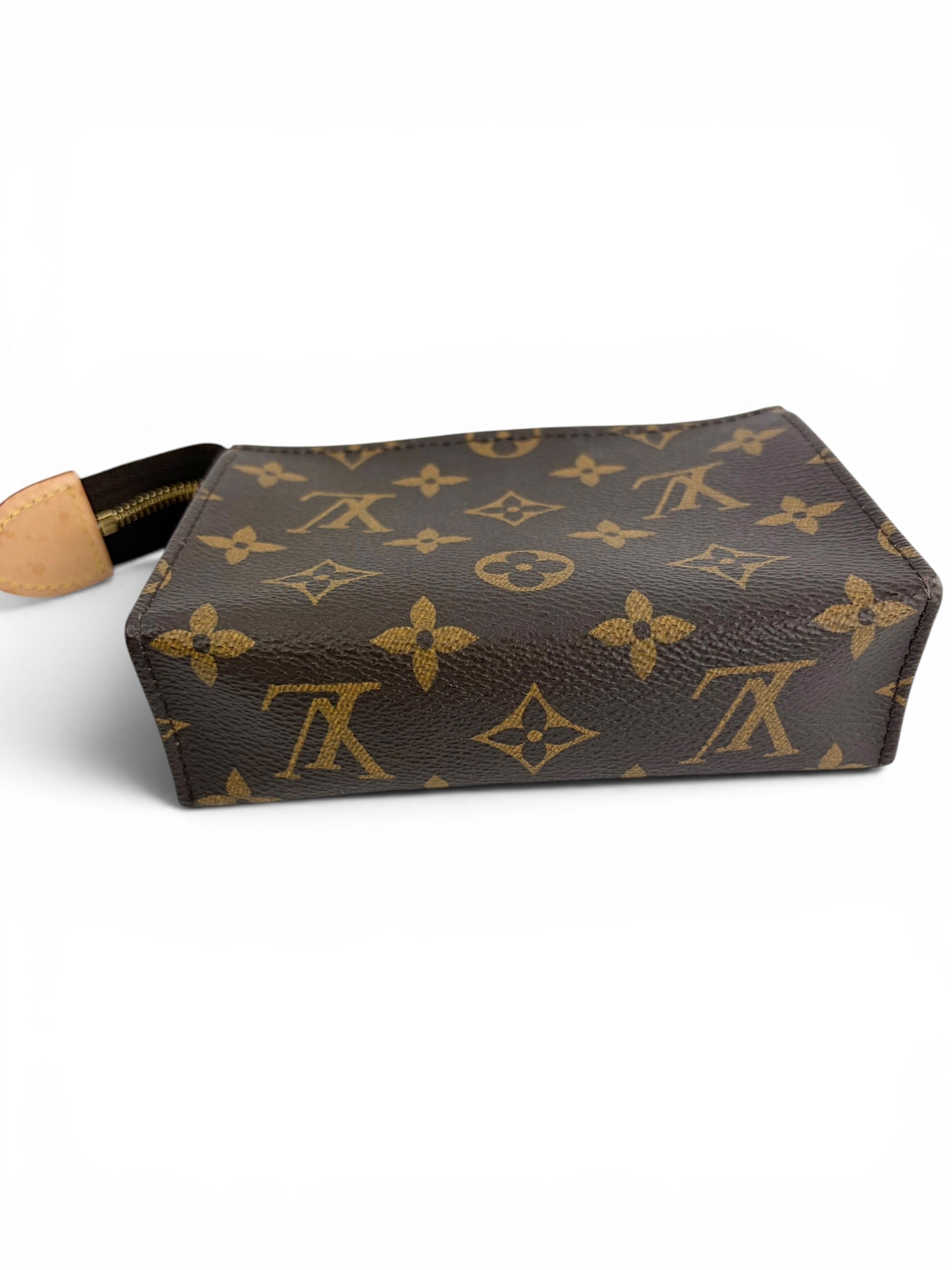 louis-vuitton-monogram-toilette-pouch-pm-5