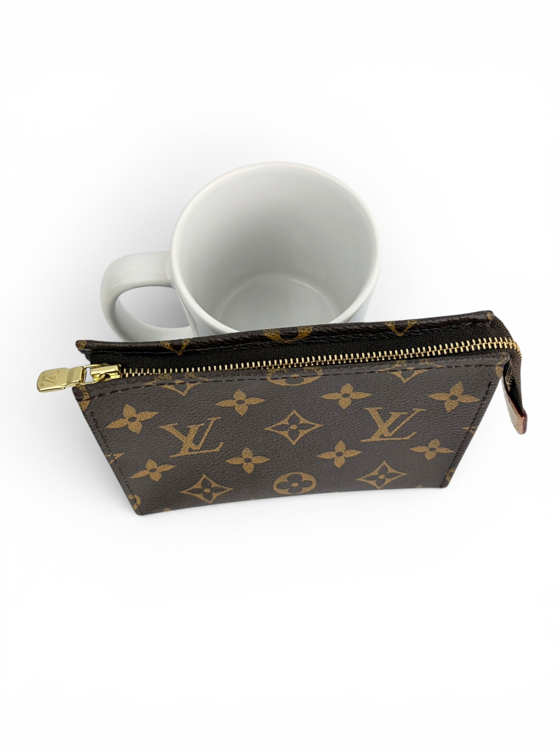 louis-vuitton-monogram-toilette-pouch-pm-4