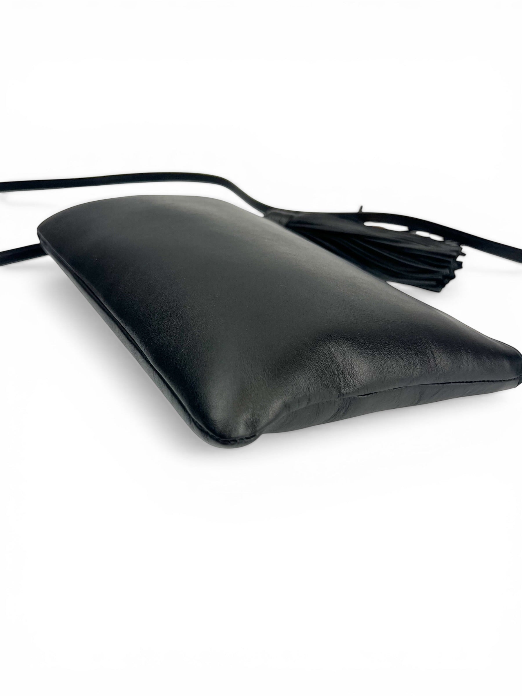 saint-laurent-black-leather-teen-monogram-crossbody-6