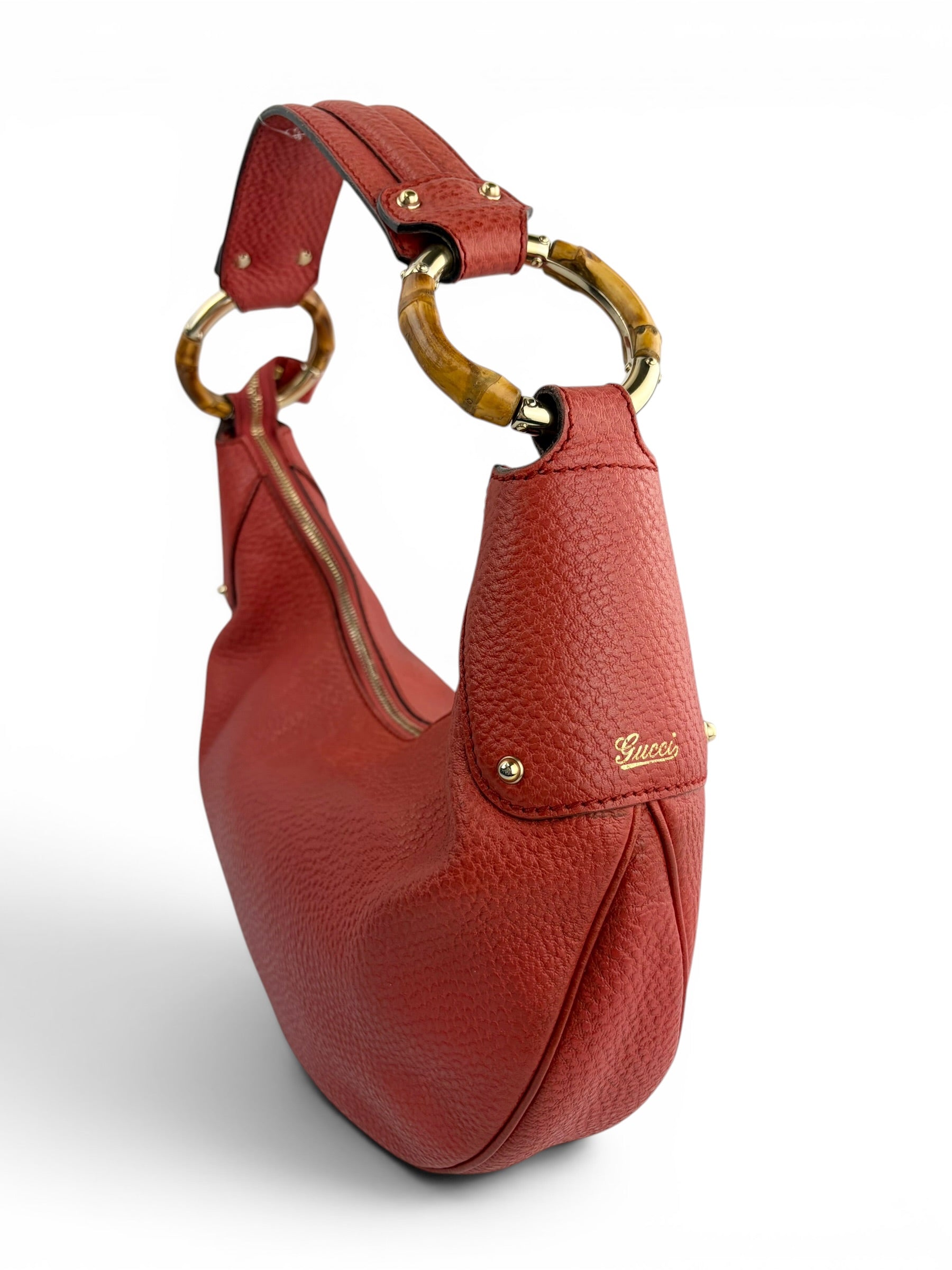gucci-red-pebbled-leather-bamboo-ring-hobo-1
