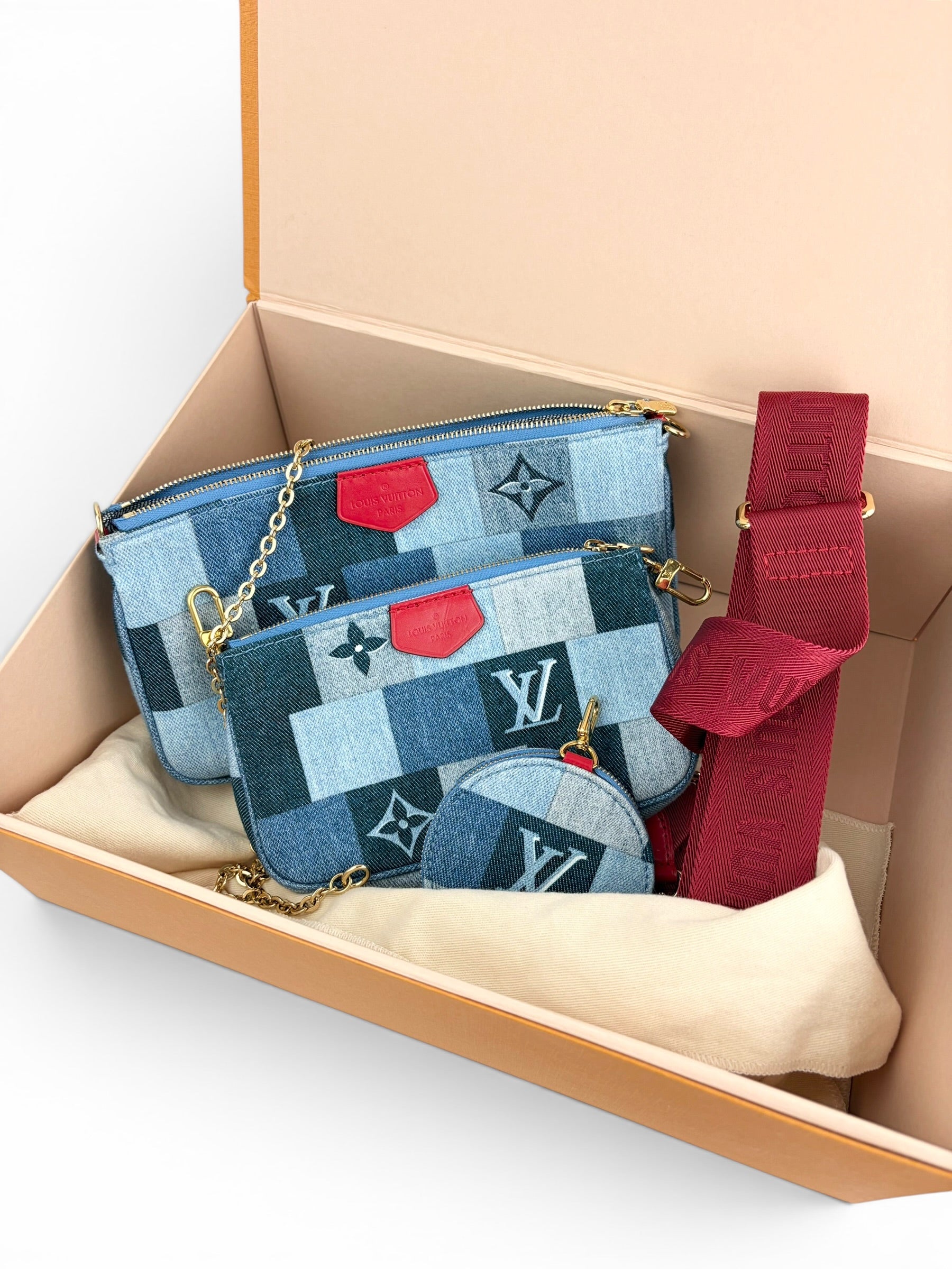 louis-vuitton-denim-multi-pochette-accessoires-1