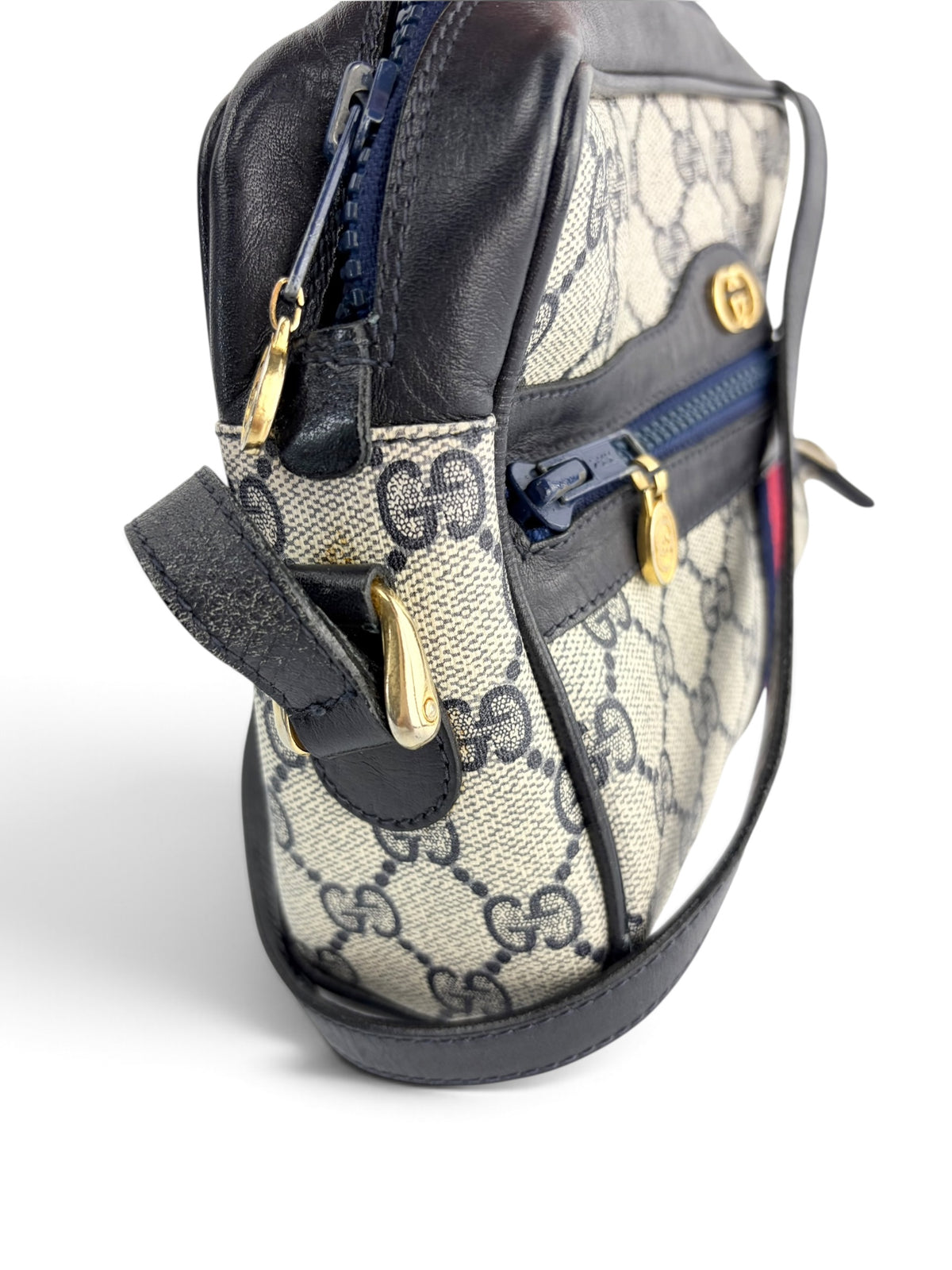 gucci-coated-monogram-supreme-sherry-line-crossbody-1