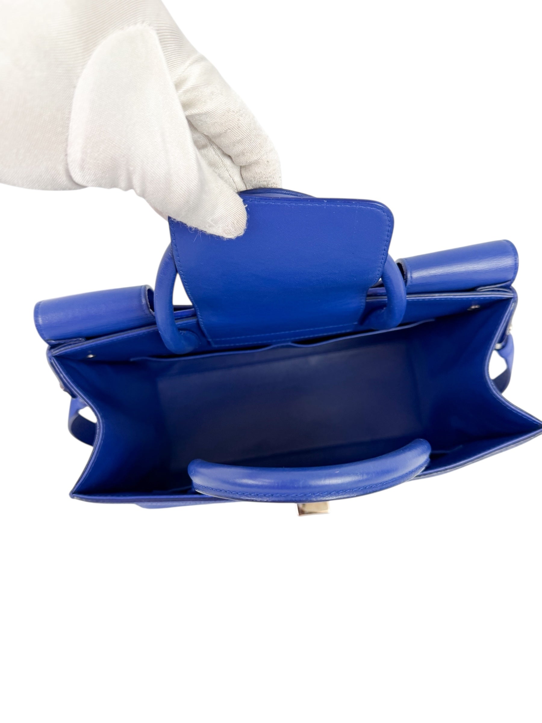 christian-dior-diorever-electric-blue-leather-handbag-10