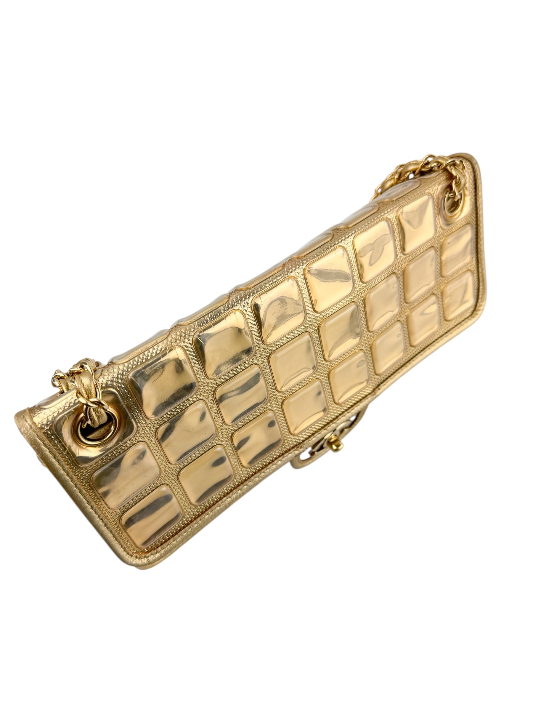 ice-cube-flap-bag-quilted-vinyl-7