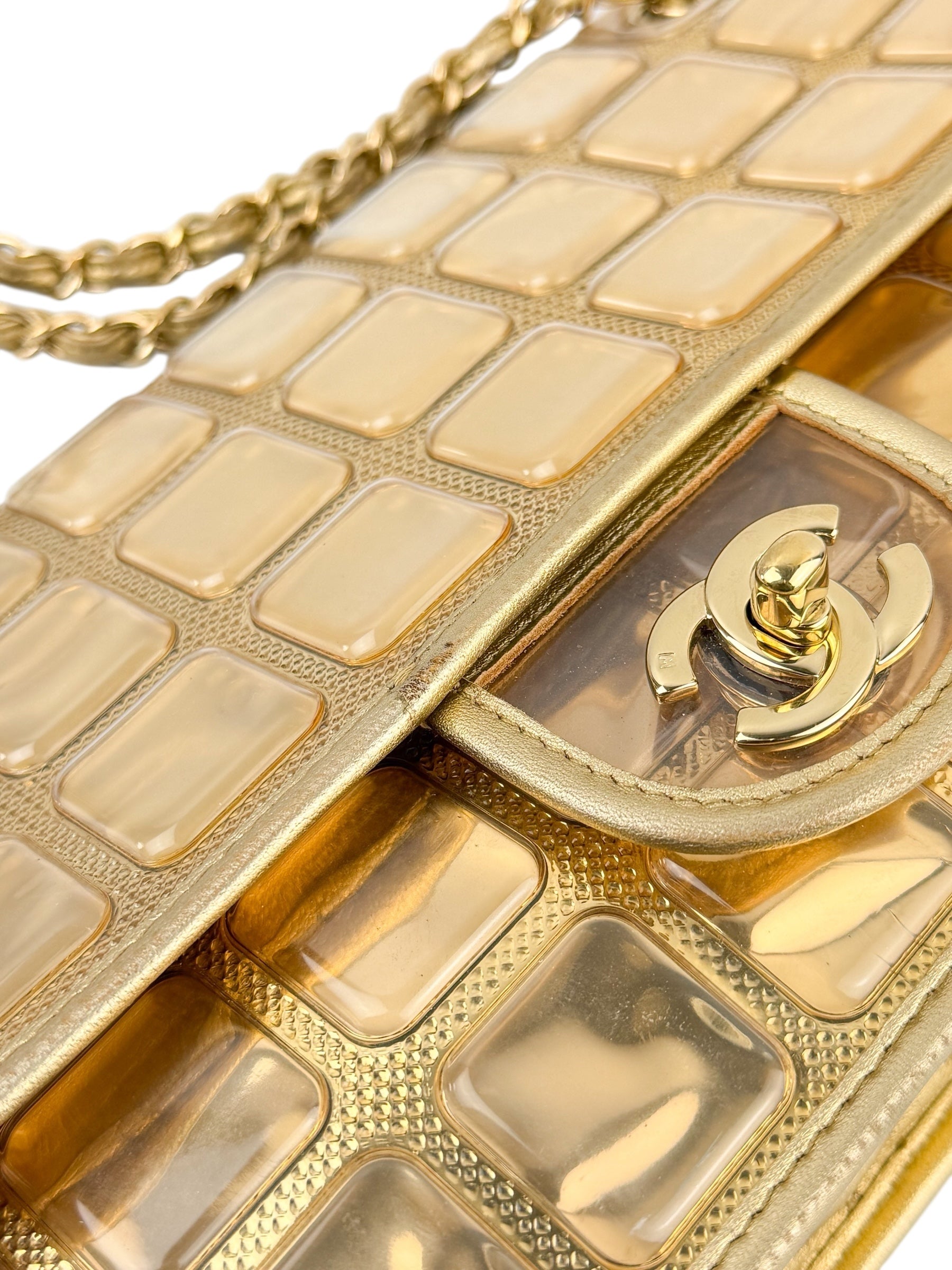 ice-cube-flap-bag-quilted-vinyl-13