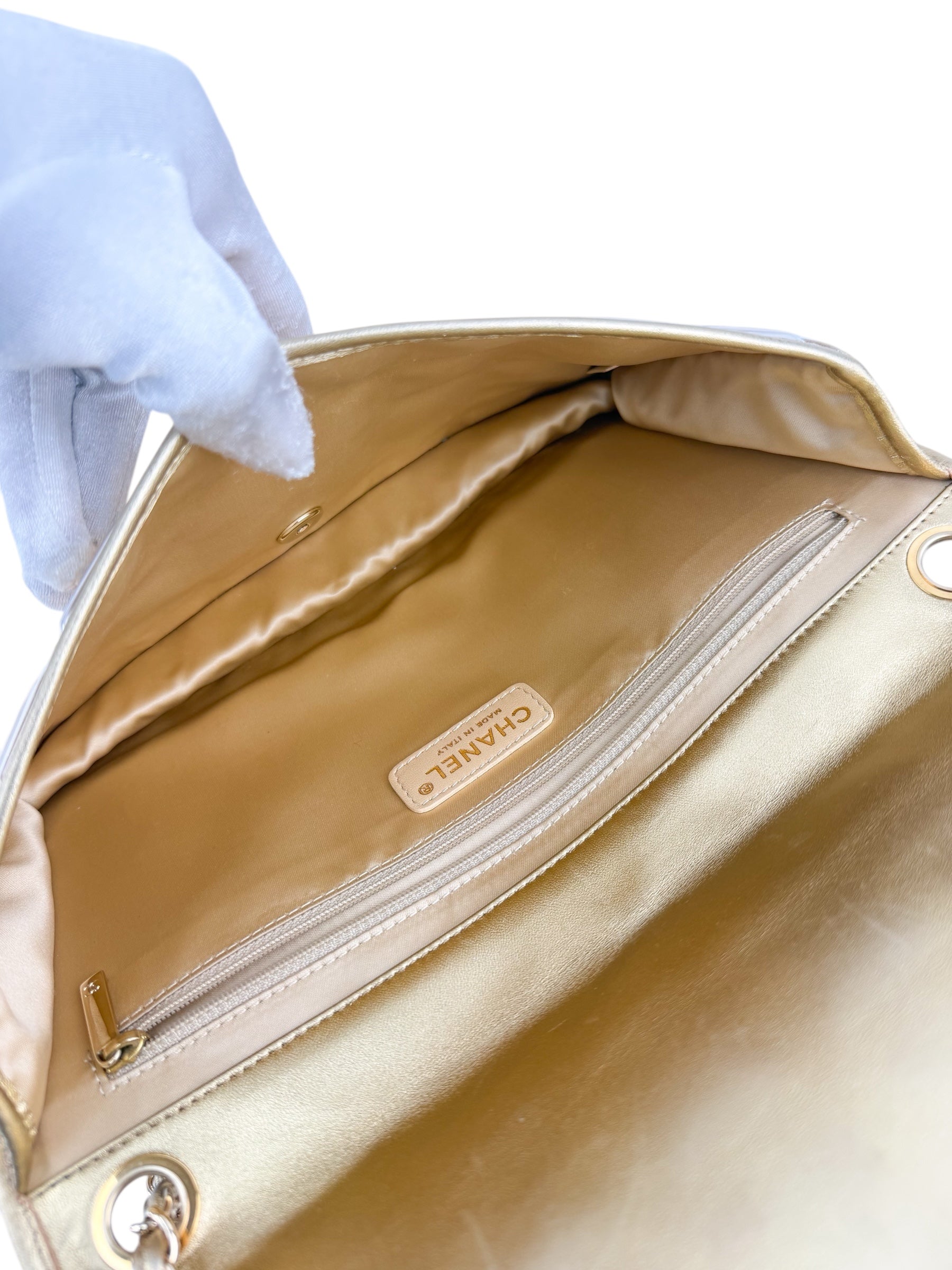 ice-cube-flap-bag-quilted-vinyl-15