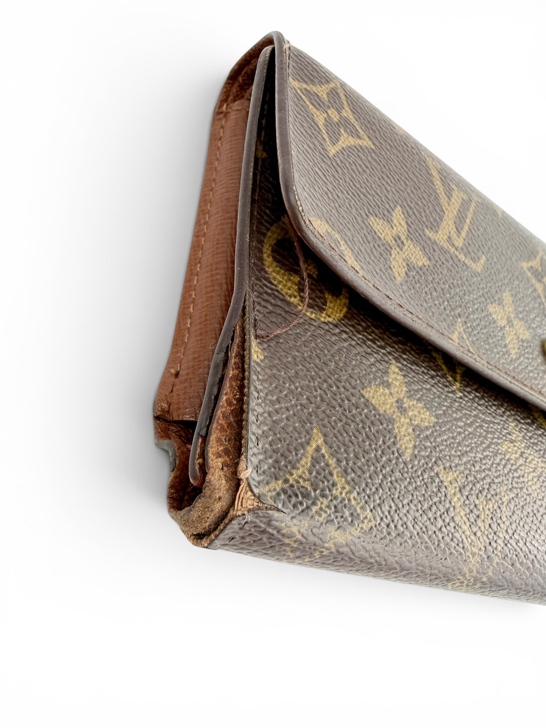 louis-vuitton-monogram-sarah-wallet-4