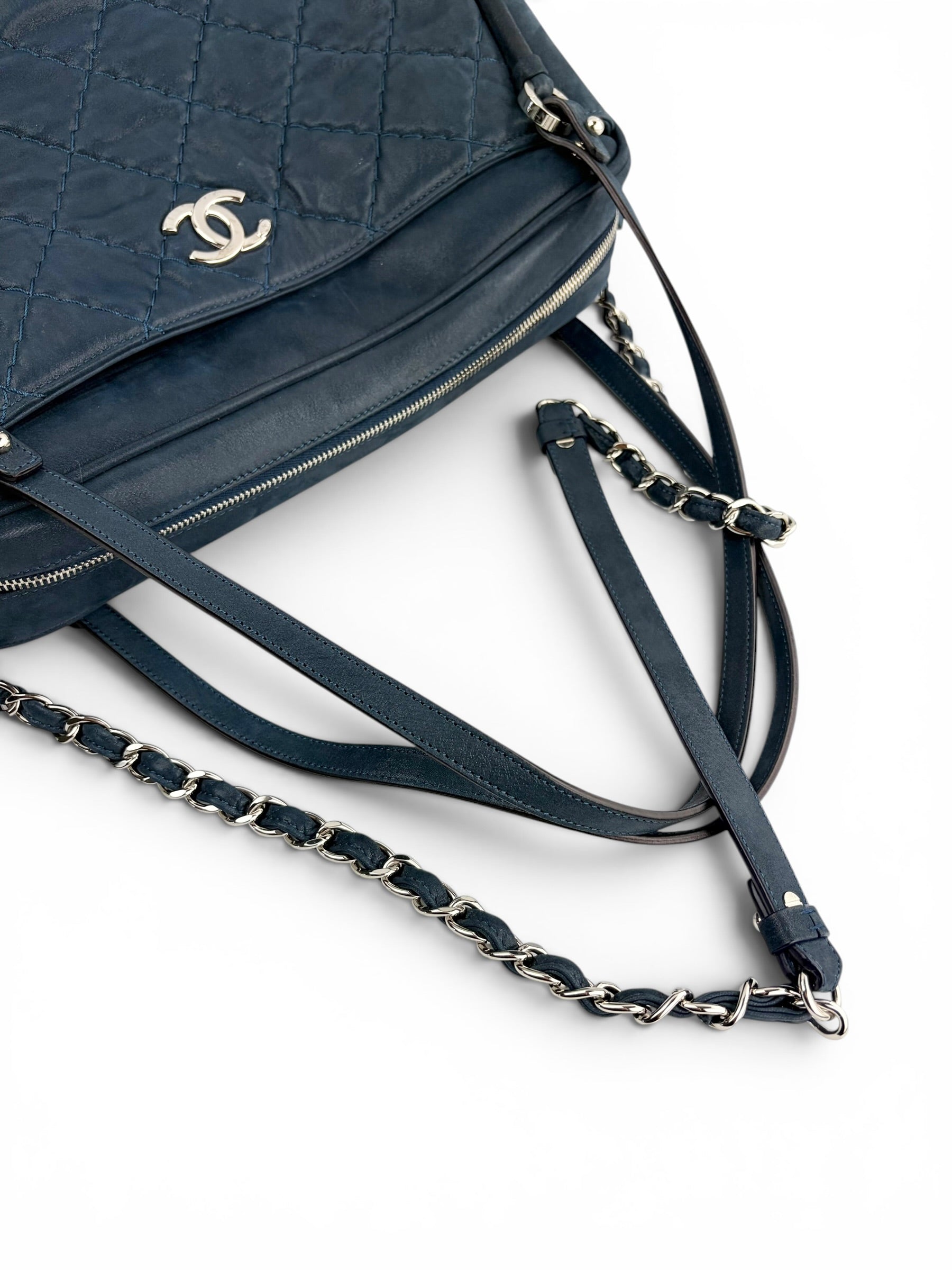 chanel-navy-leather-relax-cc-camera-shoulder-bag--4