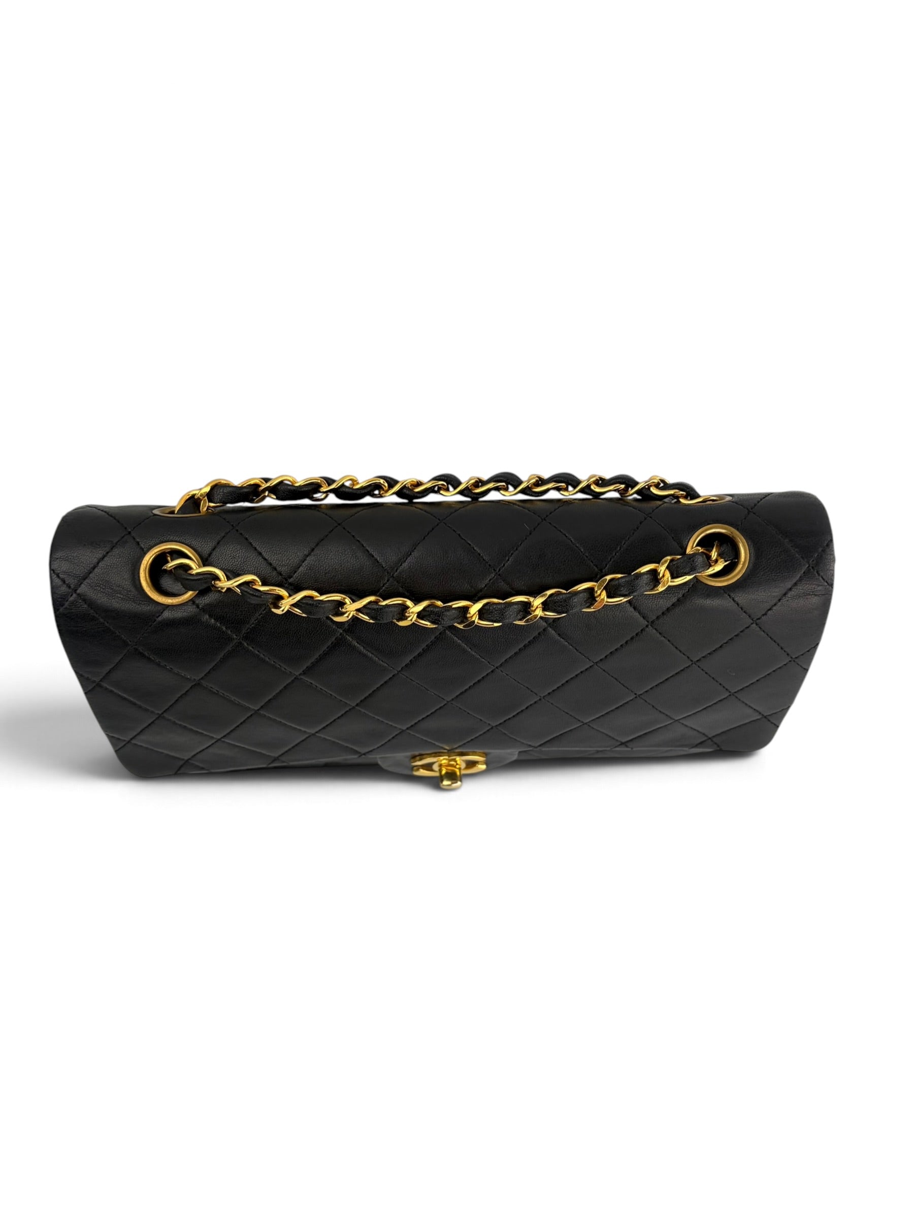 chanel-vintage-classic-medium-double-flap-4
