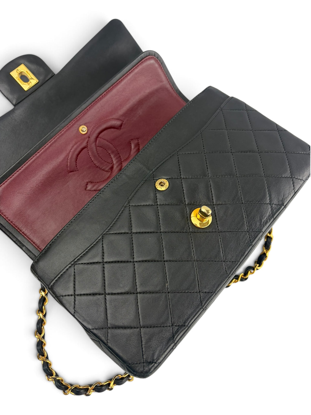 chanel-vintage-classic-medium-double-flap-10