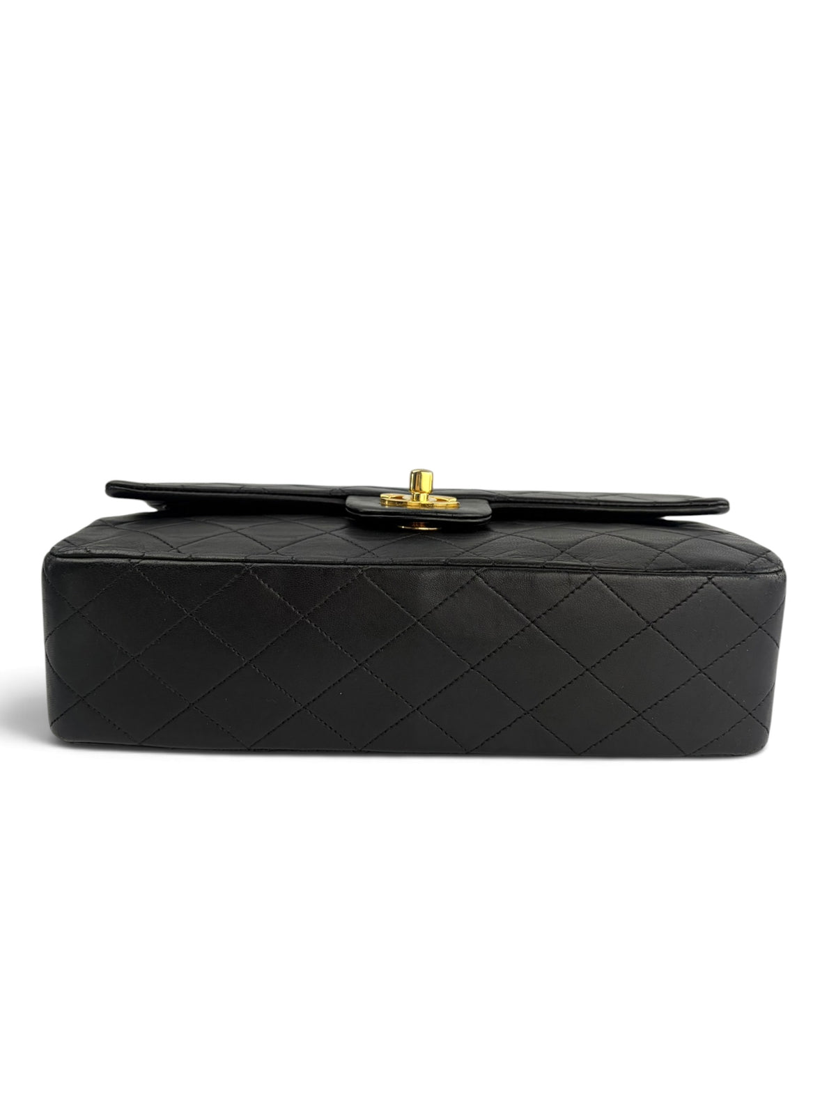 chanel-vintage-classic-medium-double-flap-6