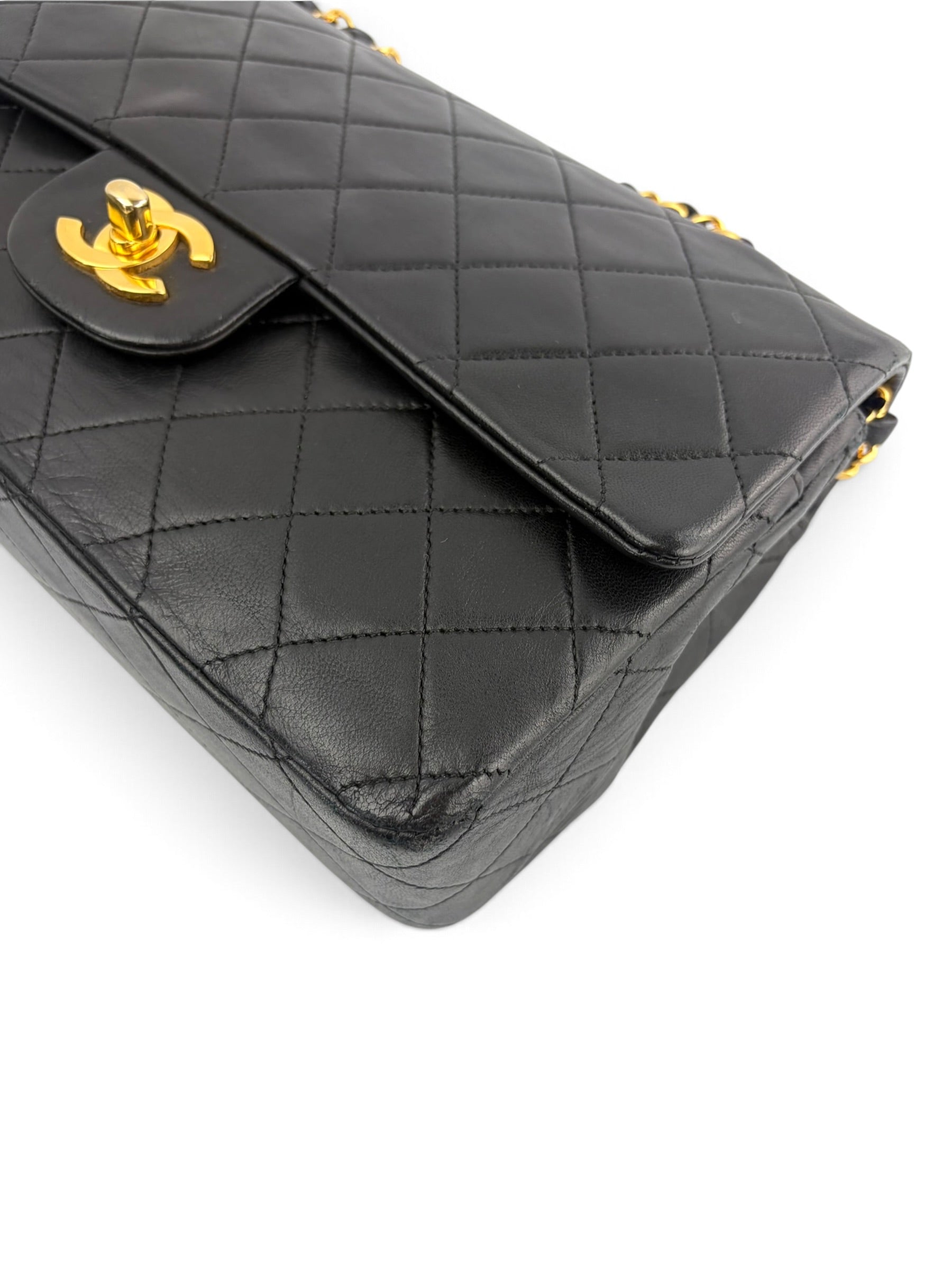 chanel-vintage-classic-medium-double-flap-8