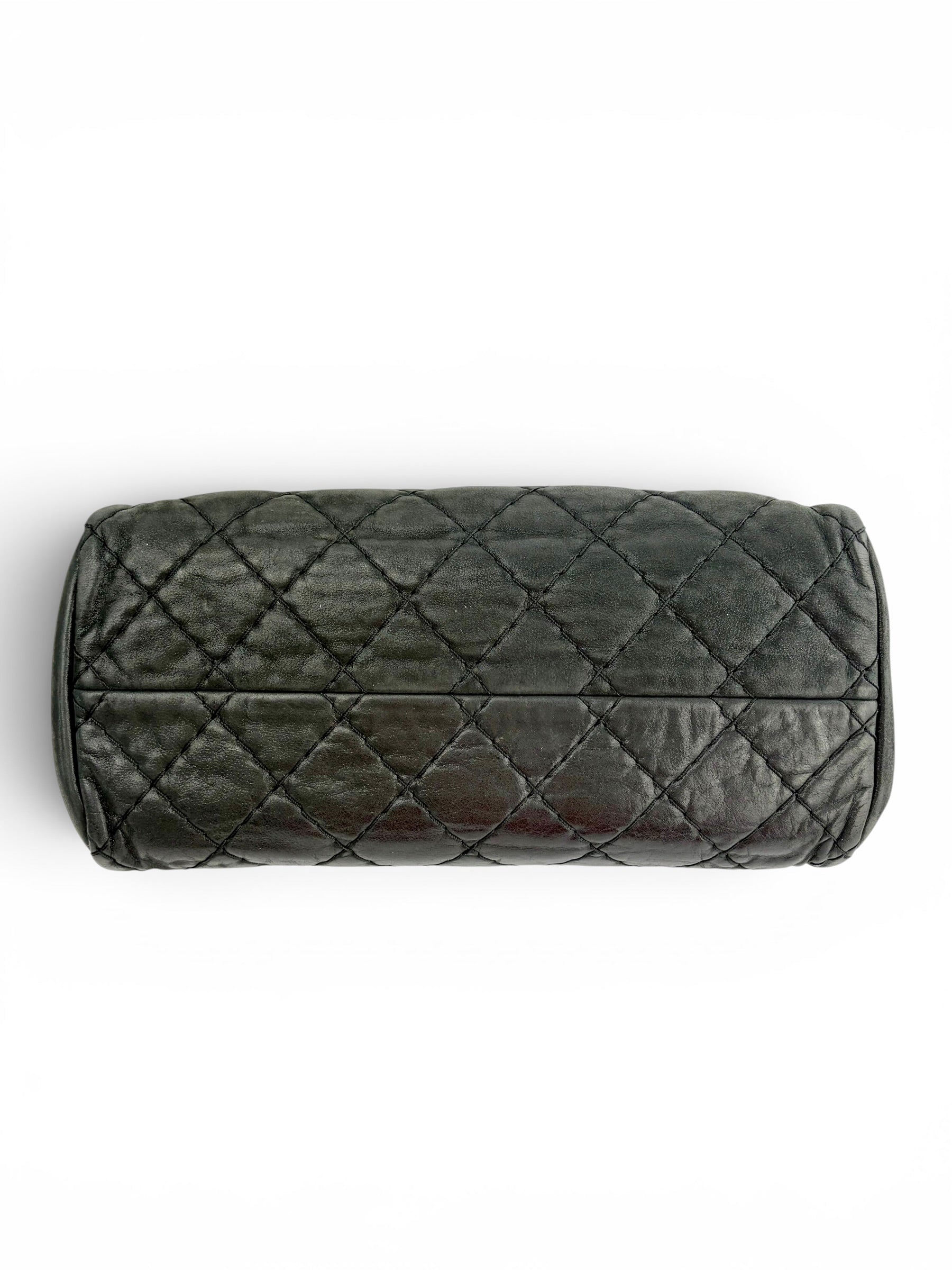 chanel-mademoiselle-east-west-iridescent-coated-sheen-black-hardware--5