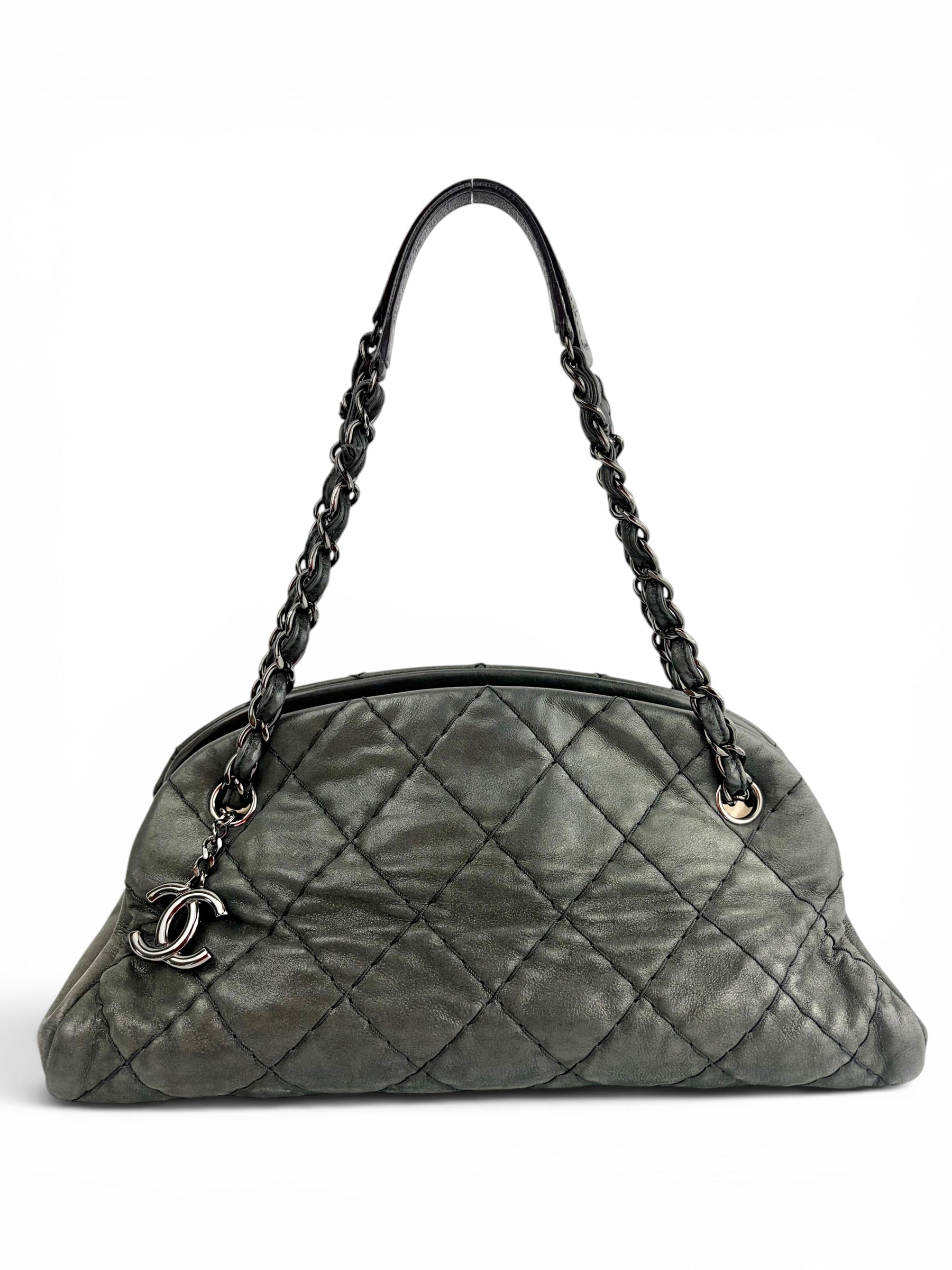 chanel-mademoiselle-east-west-iridescent-coated-sheen-black-hardware--0