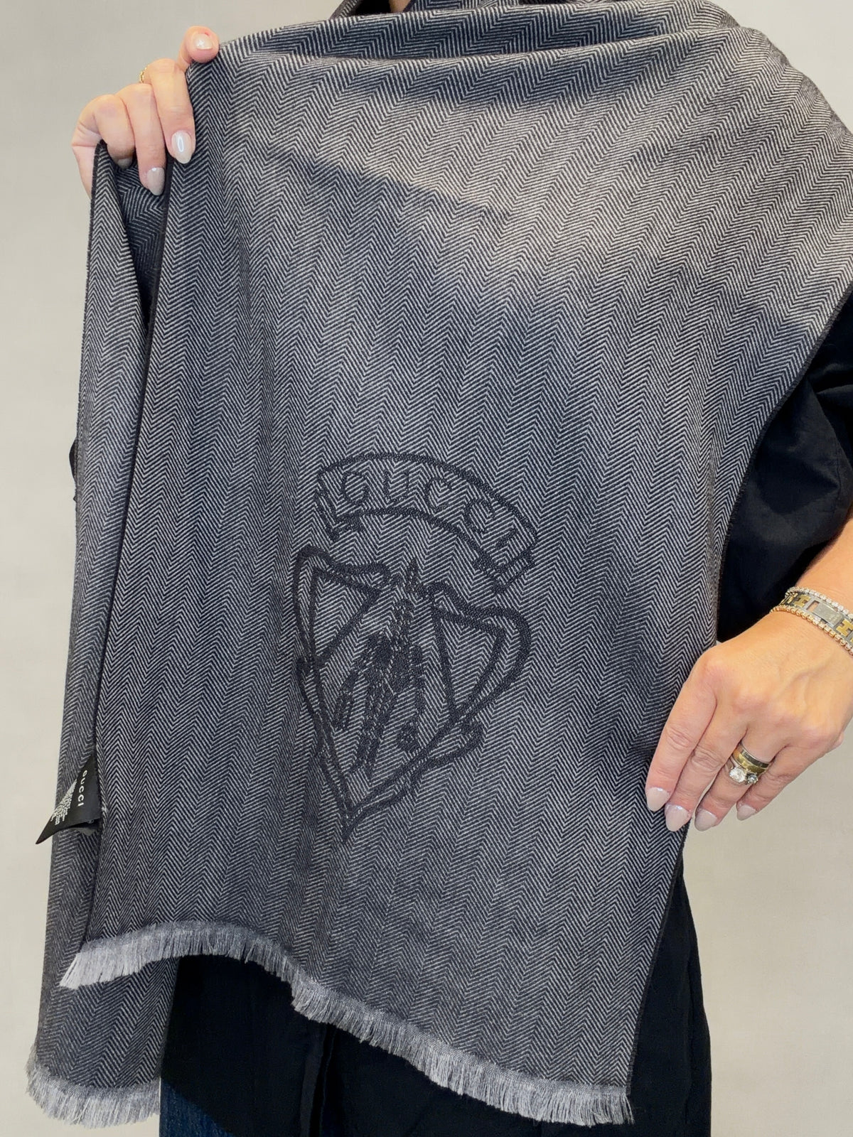 Gucci Historia Wool 100% Scarf Crest Herringbone Gray