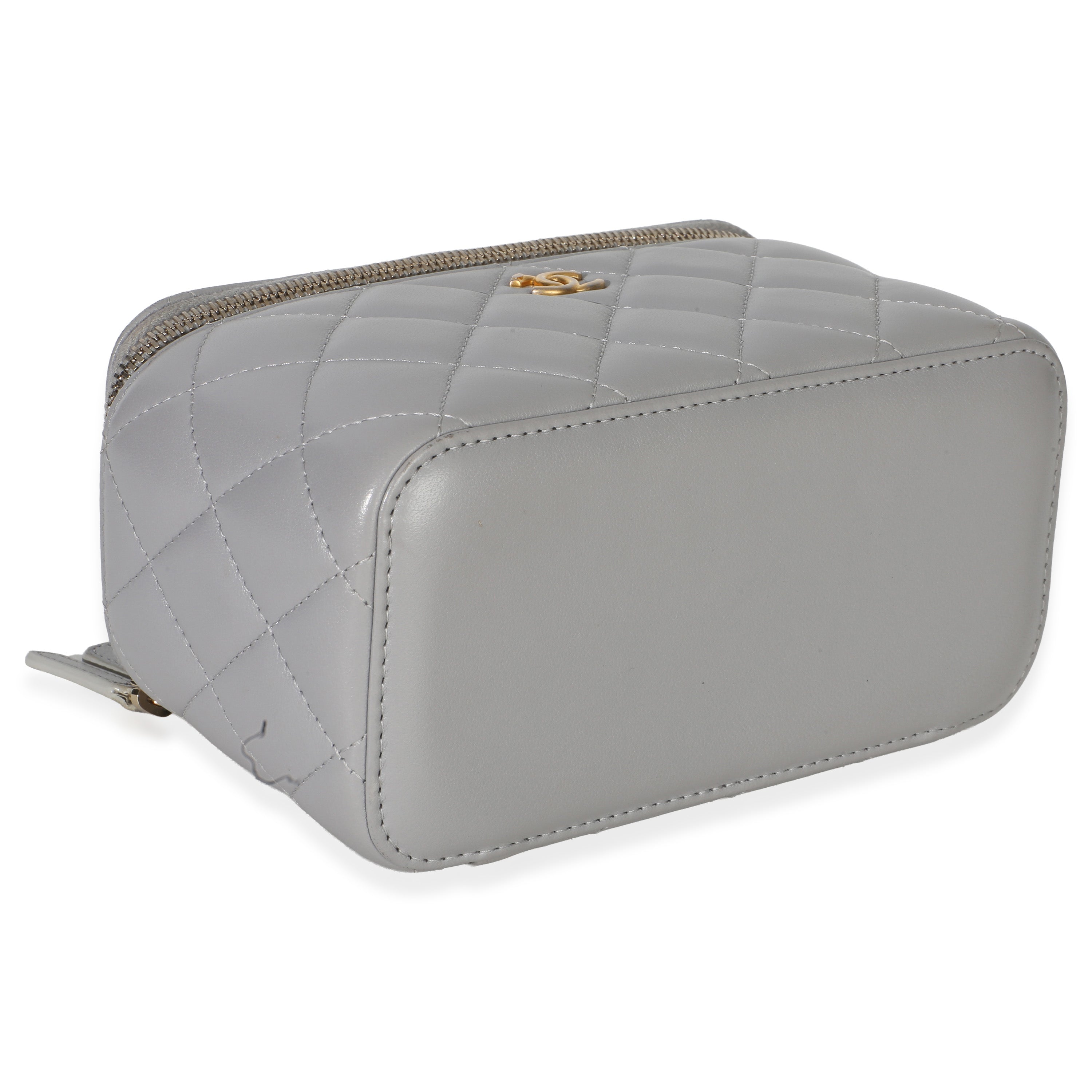 Chanel Grey Quilted Lambskin Small Pearl Crush Vanity Case Handbag clasp