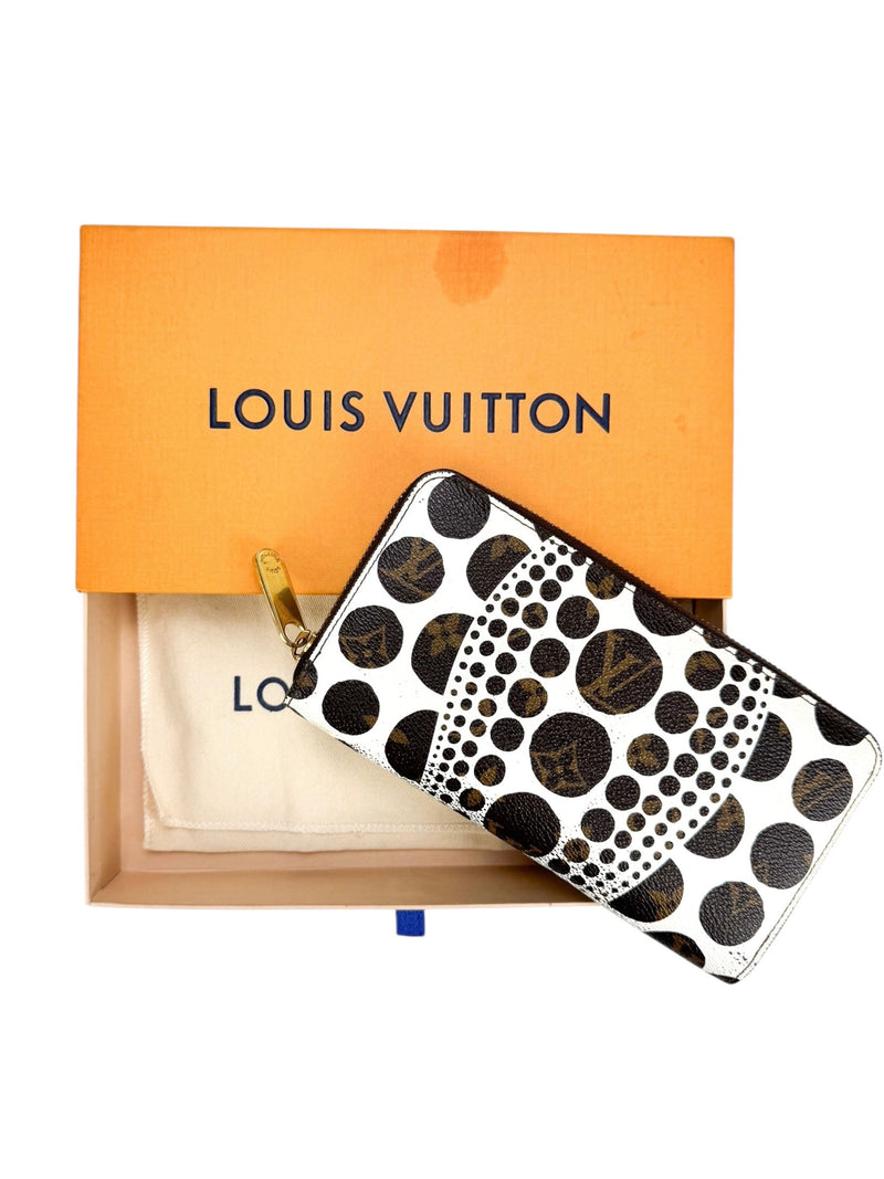 Louis Vuitton White Pumpkin Dots Coated Canvas Zippy Wallet