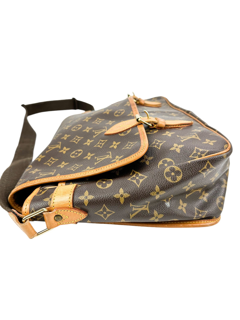 Louis Vuitton Monogram Coated Canvas Messenger Bag