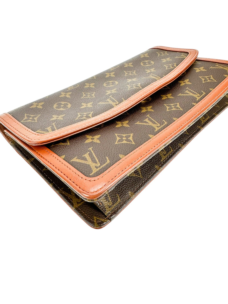 Louis Vuitton Monogram Coated Canvas Dame GM Clutch