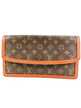 Louis Vuitton Monogram Coated Canvas Dame GM Clutch