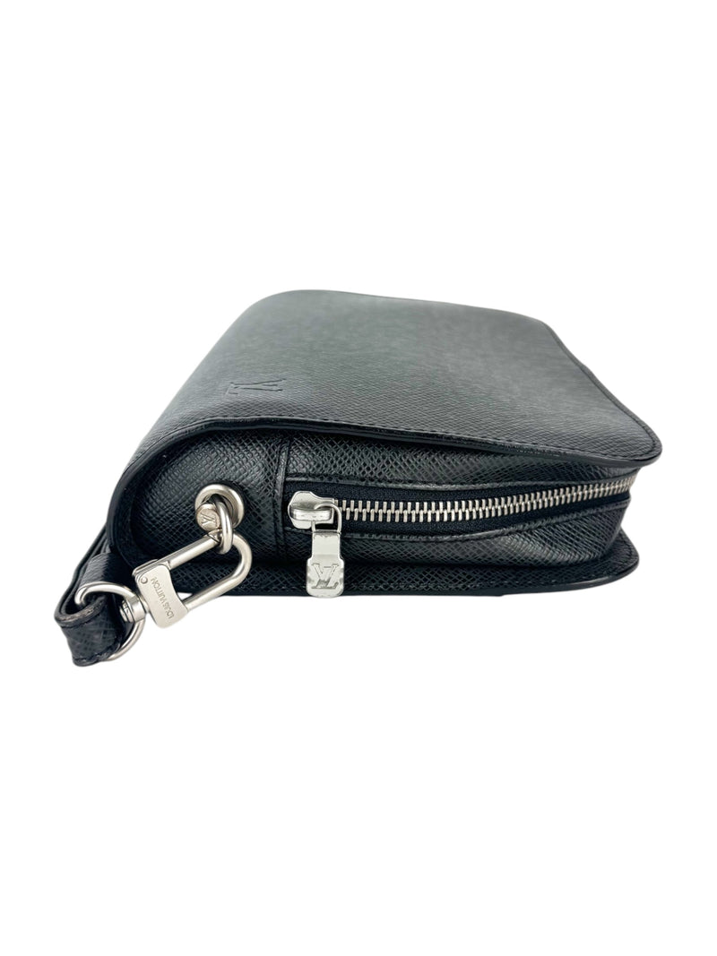 Louis Vuitton Black Taiga Leather Baikal Clutch Bag
