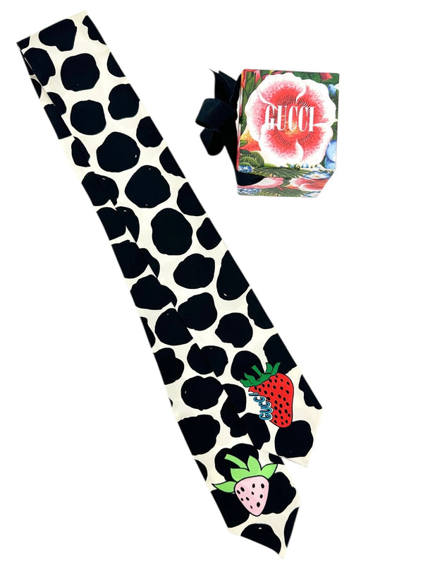 Gucci Cow Strawberry Print Twill
