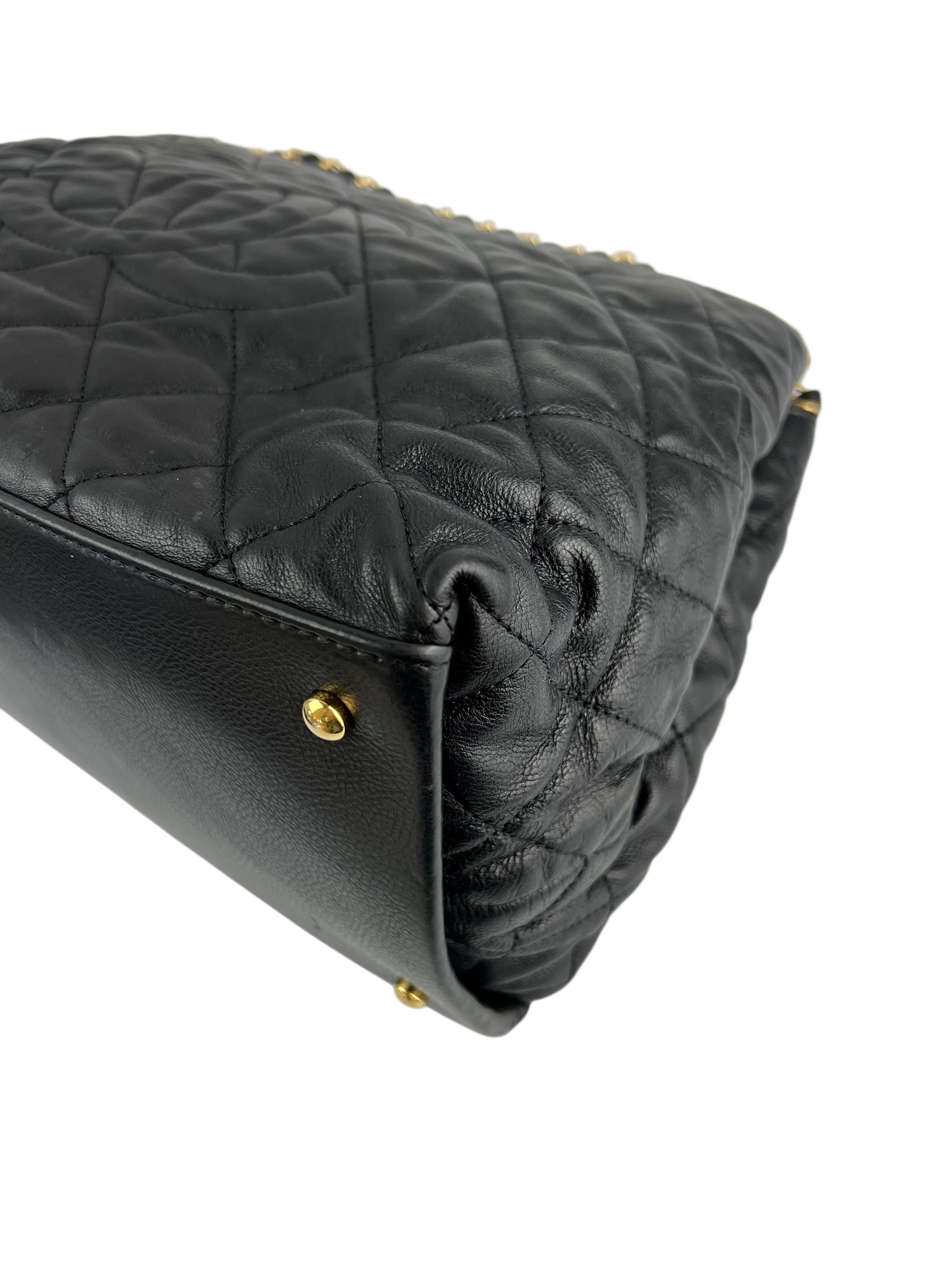 chanel-black-calfskin-quilted-chain-me-tote-9