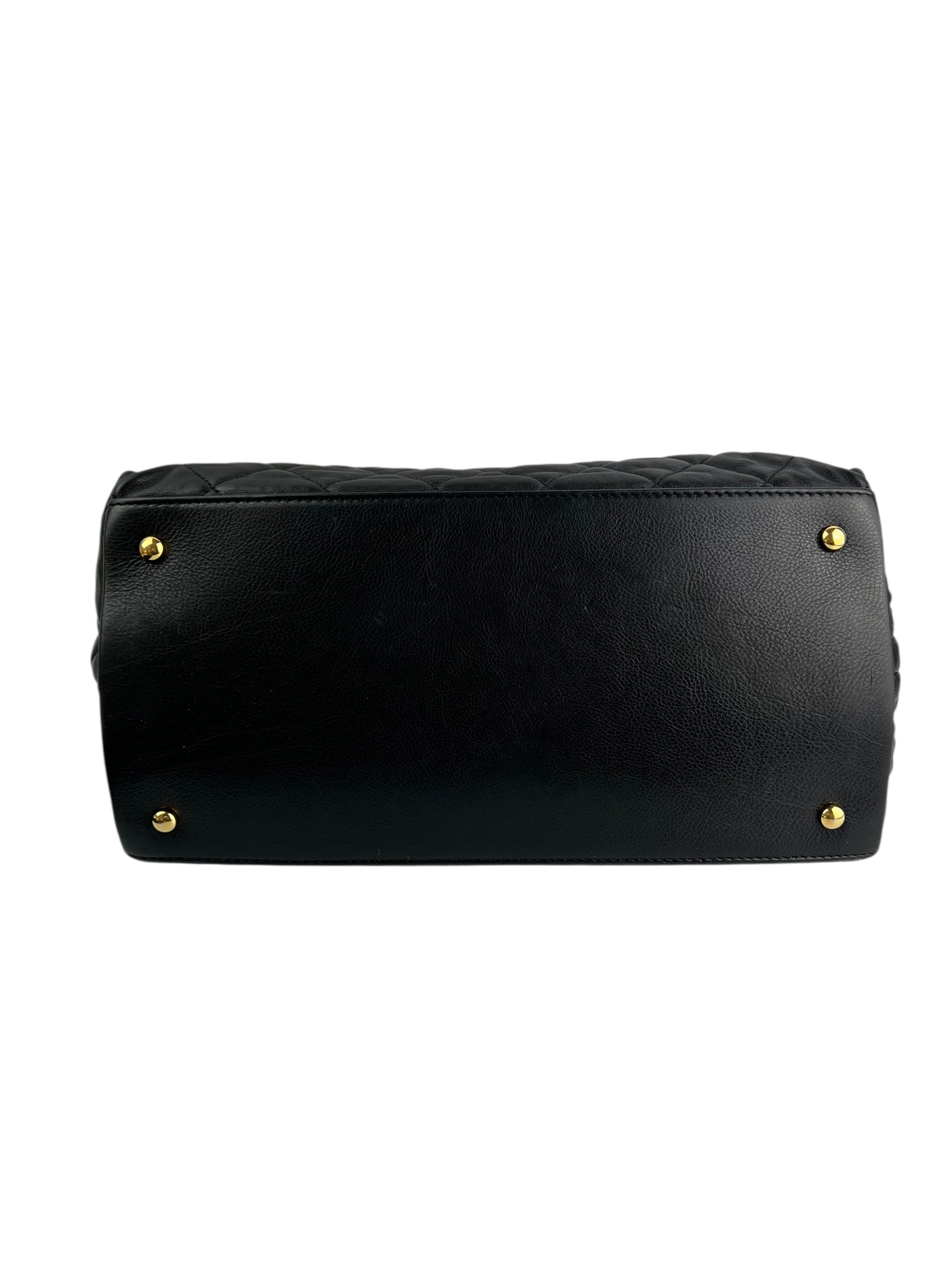 chanel-black-calfskin-quilted-chain-me-tote-7