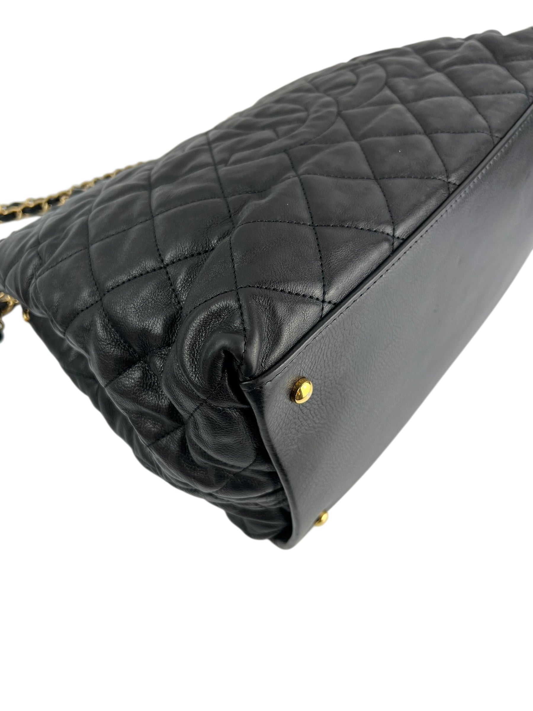 chanel-black-calfskin-quilted-chain-me-tote-8
