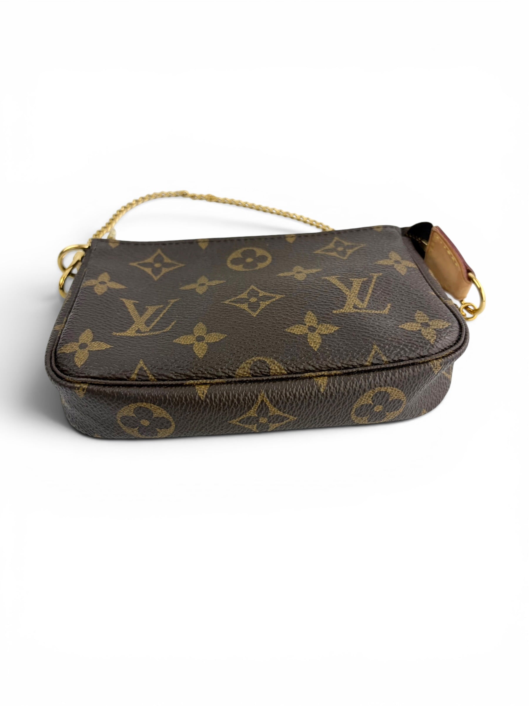 louis-vuitton-monogram-mini-pochette-accessoires-5