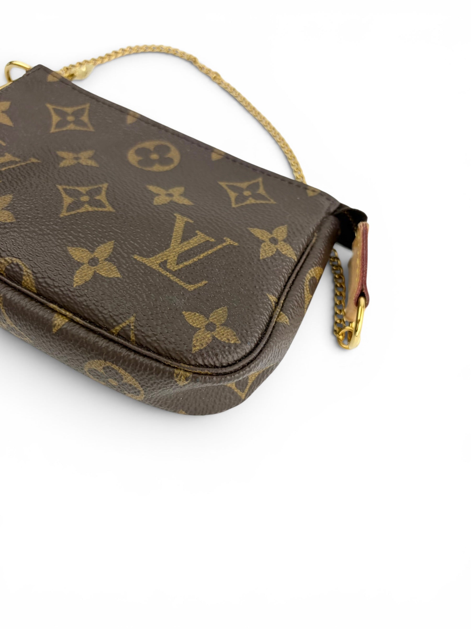 louis-vuitton-monogram-mini-pochette-accessoires-6
