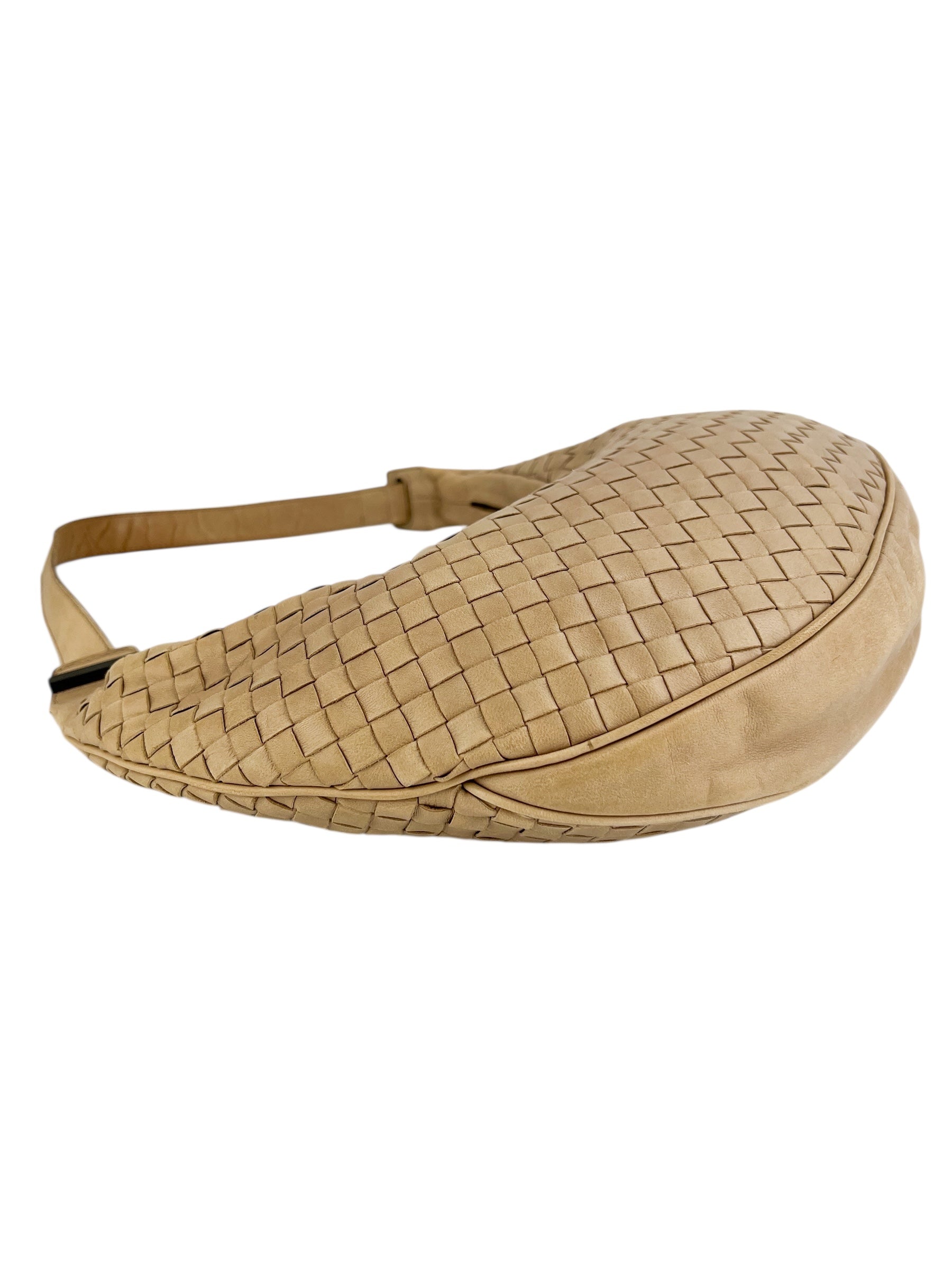 bottega-veneta-beige-intrecciato-crescent-hobo--5