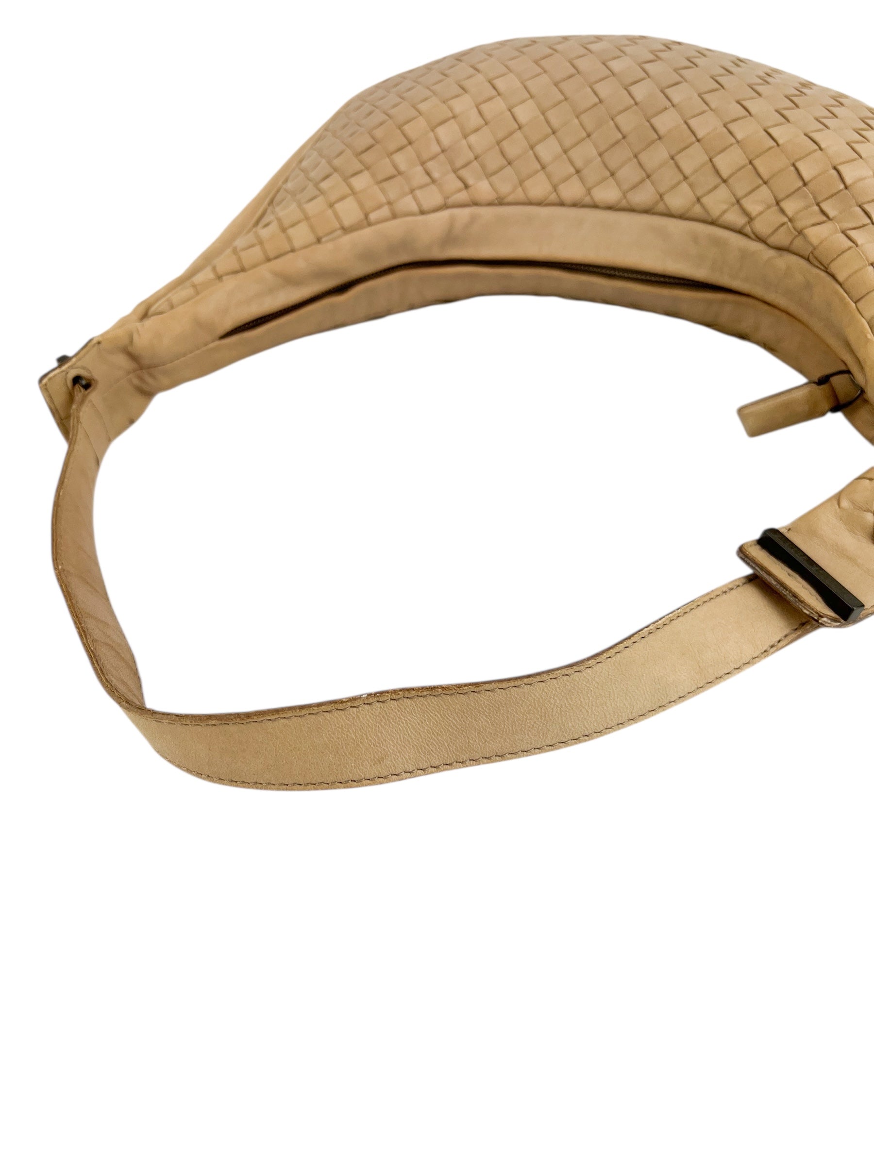 bottega-veneta-beige-intrecciato-crescent-hobo--9