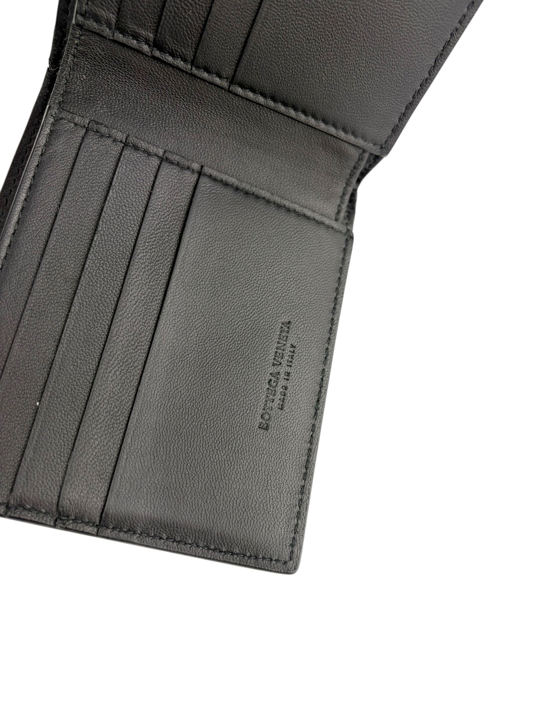 bottega-veneta-black-leather-intrecciato-maxi-bifold-wallet--4