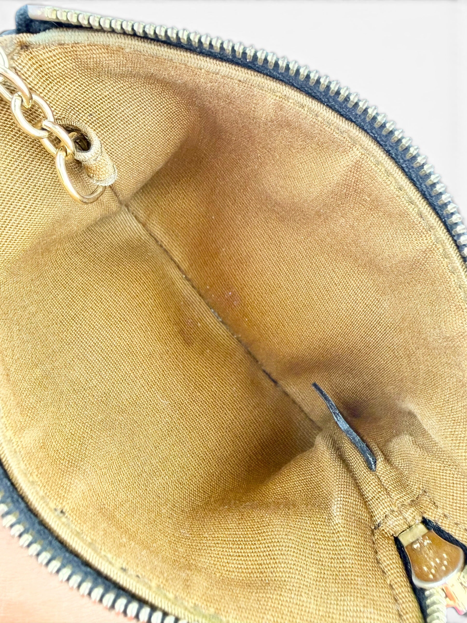 celine-triomphe-key-chain-zip-pouch-5