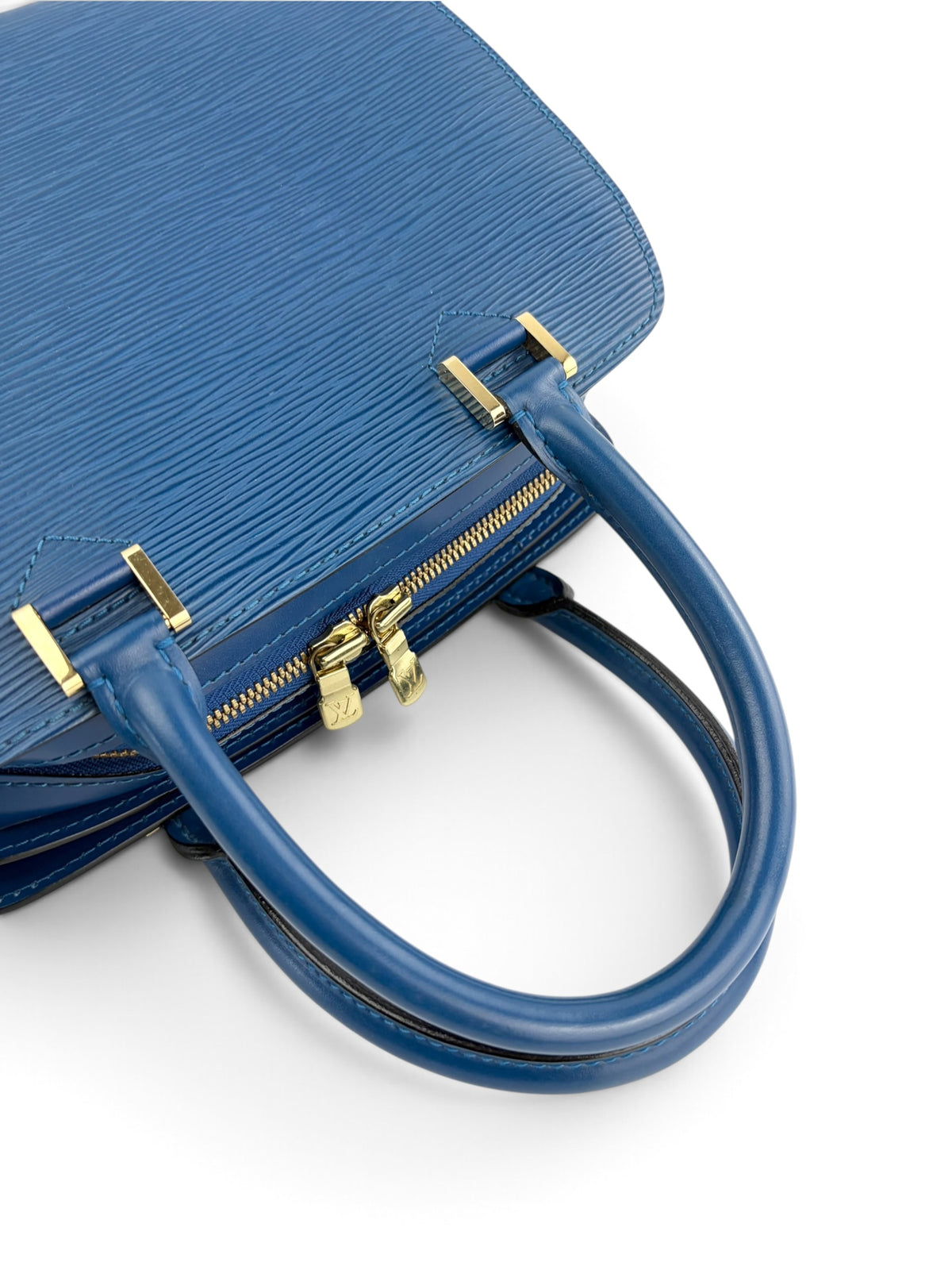 louis-vuitton-blue-epi-leather-pont-neuf--5
