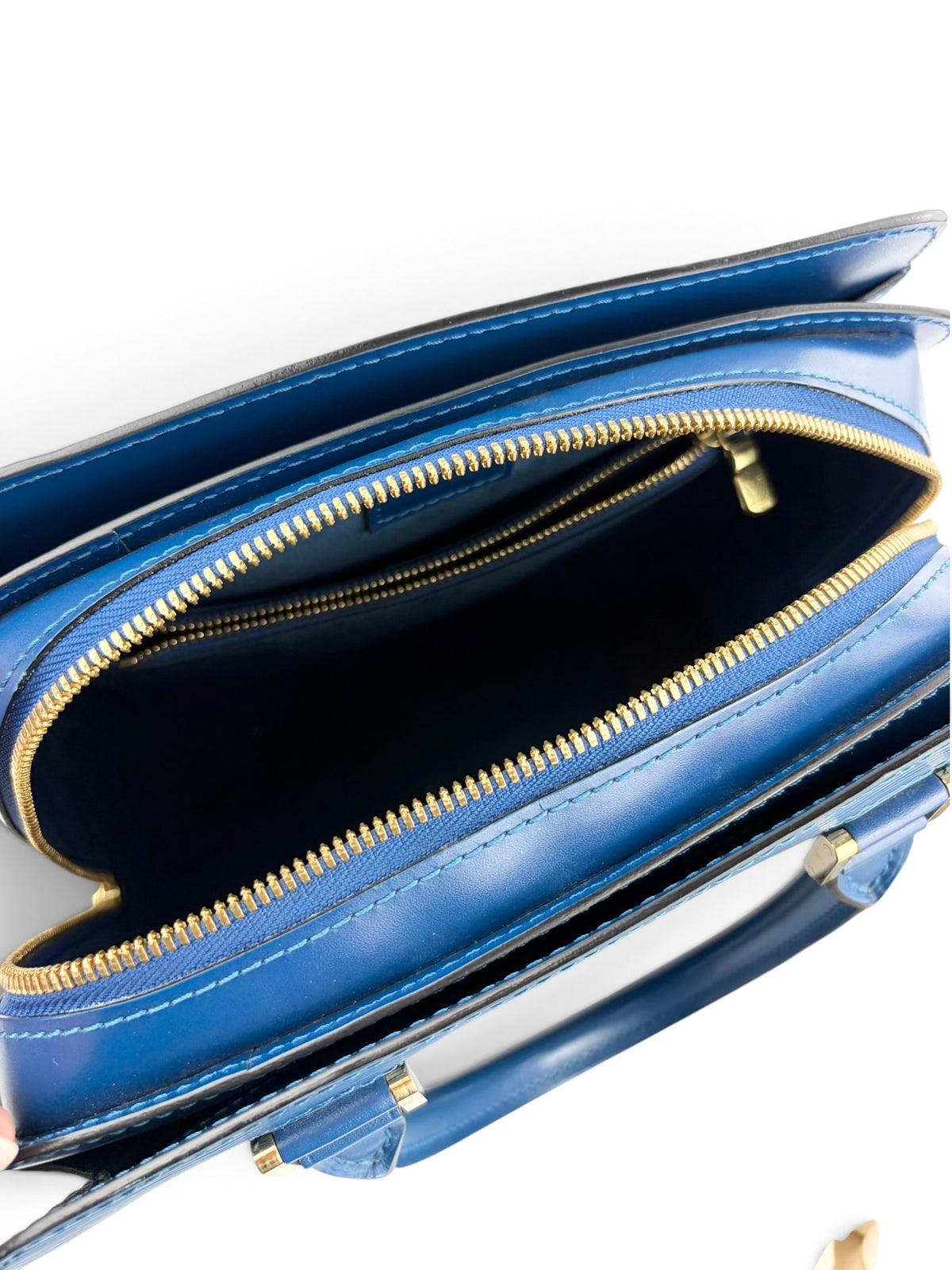 louis-vuitton-blue-epi-leather-pont-neuf--9