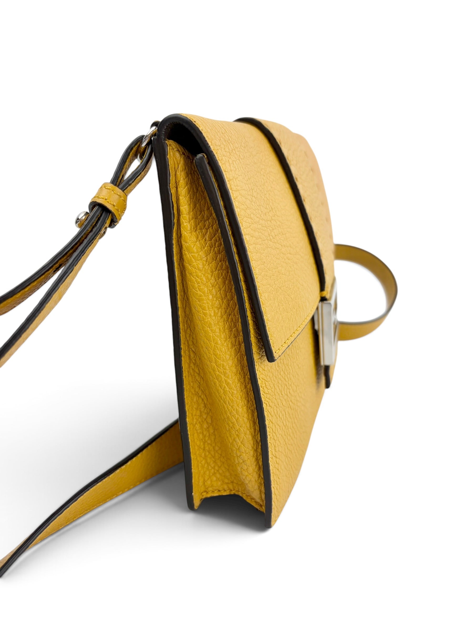 fendi-yellow-leather-flat-baguette-crossbody-3